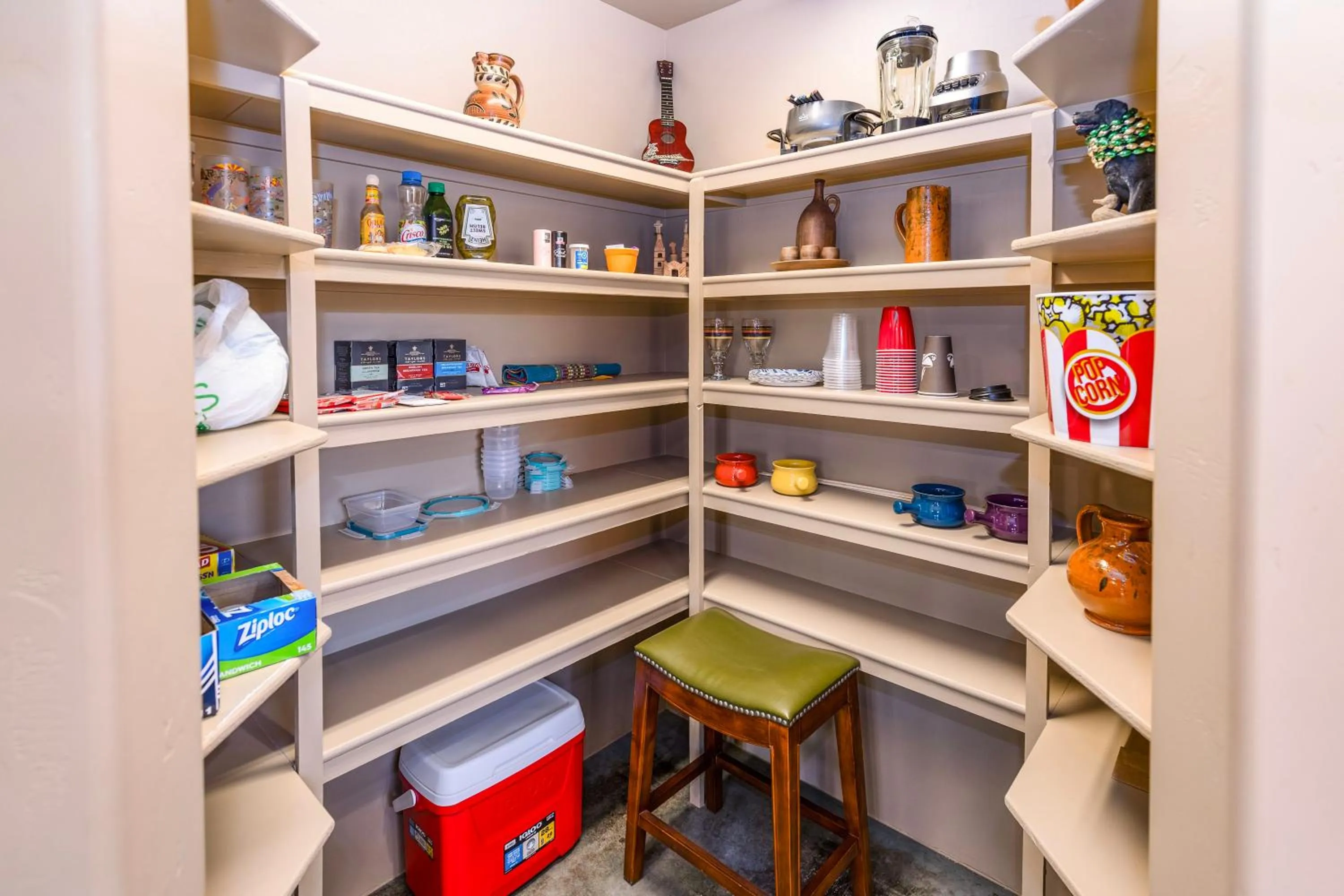 Kitchen or kitchenette in Cozy Cactus Inn