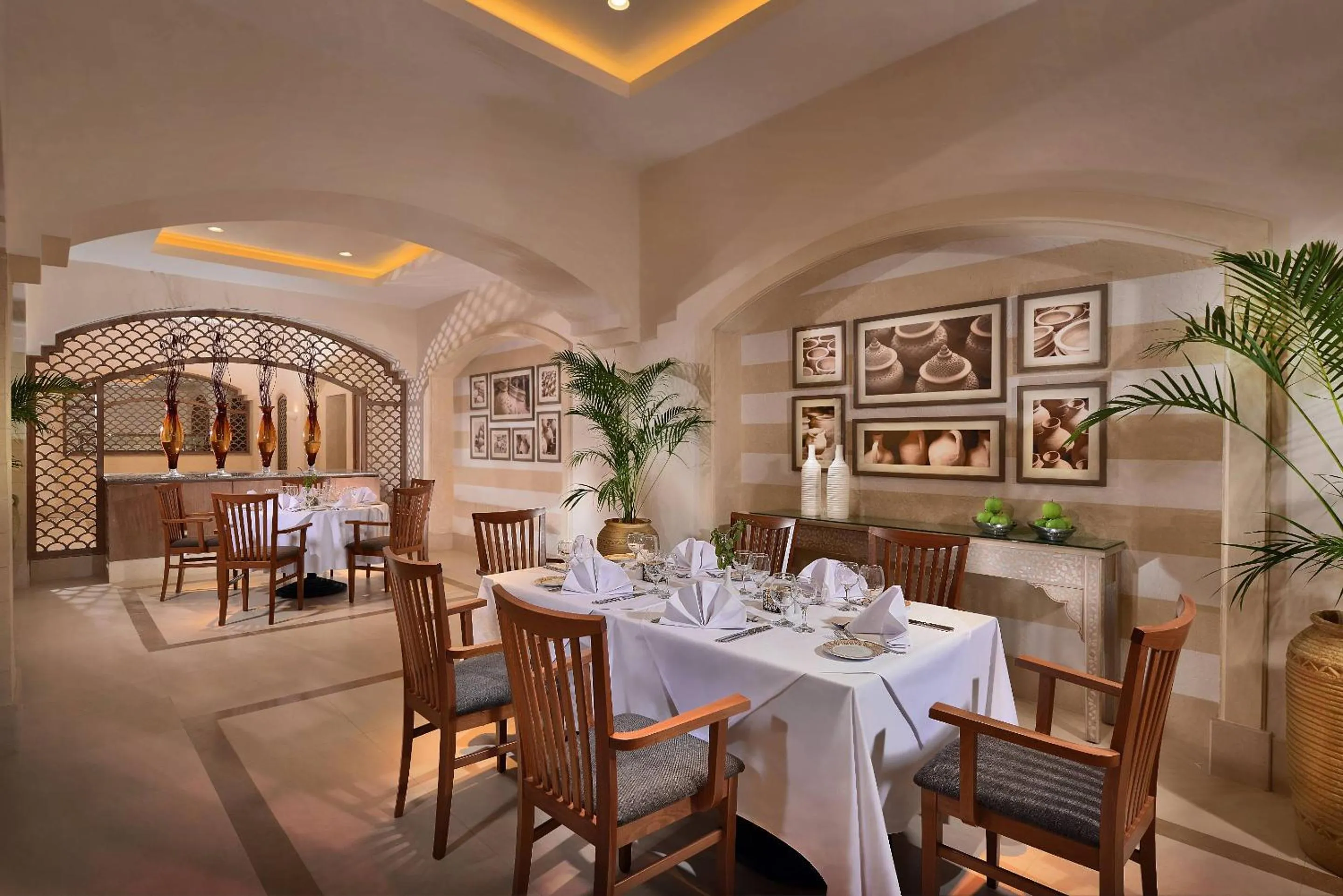 Restaurant/places to eat in Steigenberger Alcazar