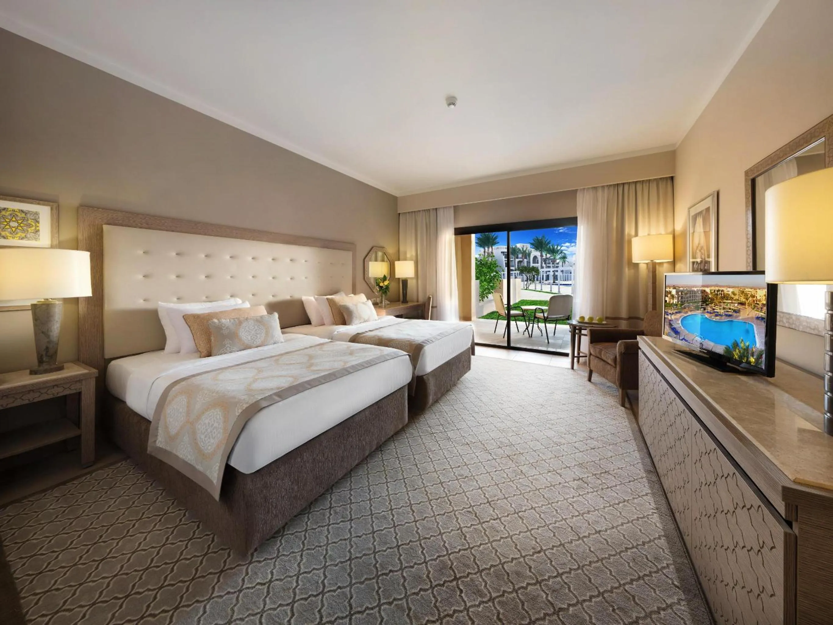 Bed in Steigenberger Alcazar