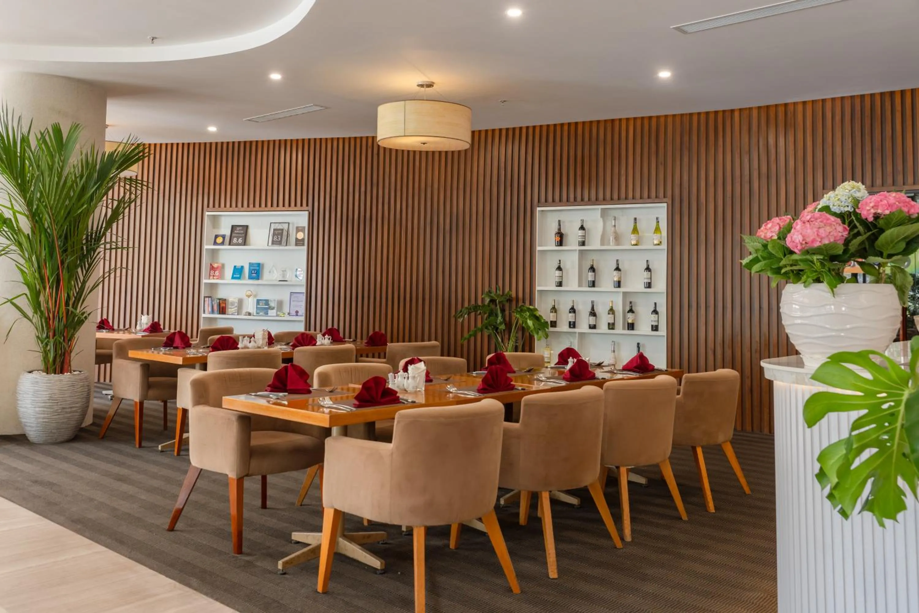 Restaurant/places to eat in Starcity Hotel & Condotel Beachfront Nha Trang