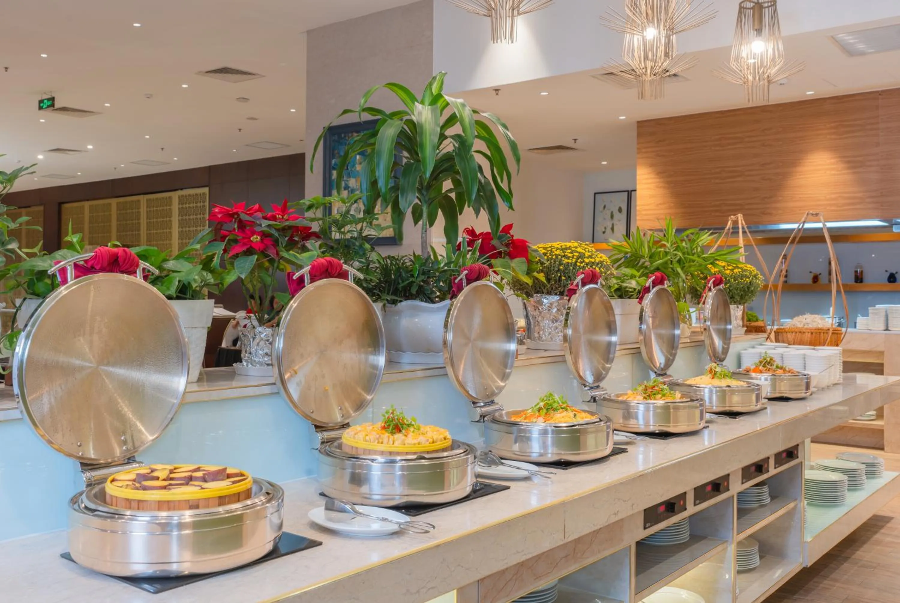 Restaurant/places to eat in Starcity Hotel & Condotel Beachfront Nha Trang