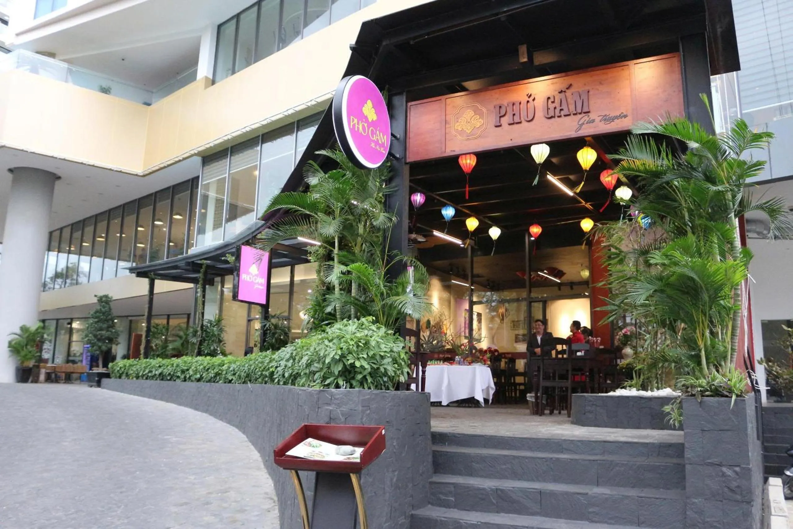 Restaurant/places to eat in Starcity Hotel & Condotel Beachfront Nha Trang