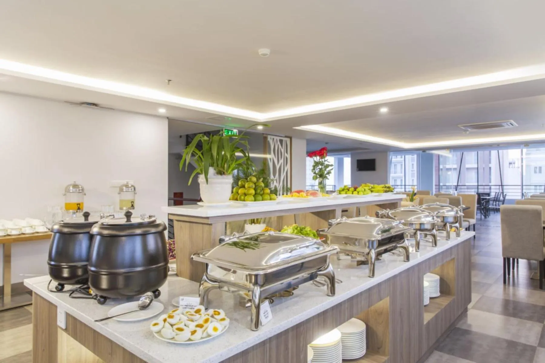 Breakfast in Maple Leaf Hotel & Apartment