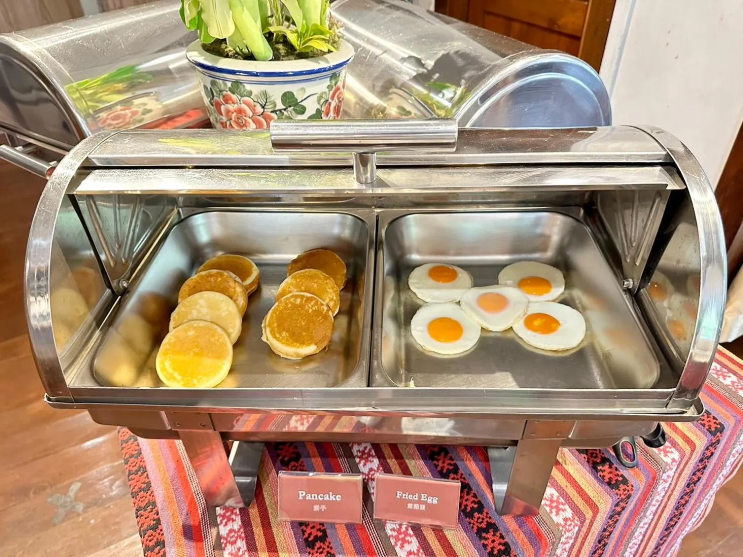 Buffet breakfast in Dinsomon Hotel