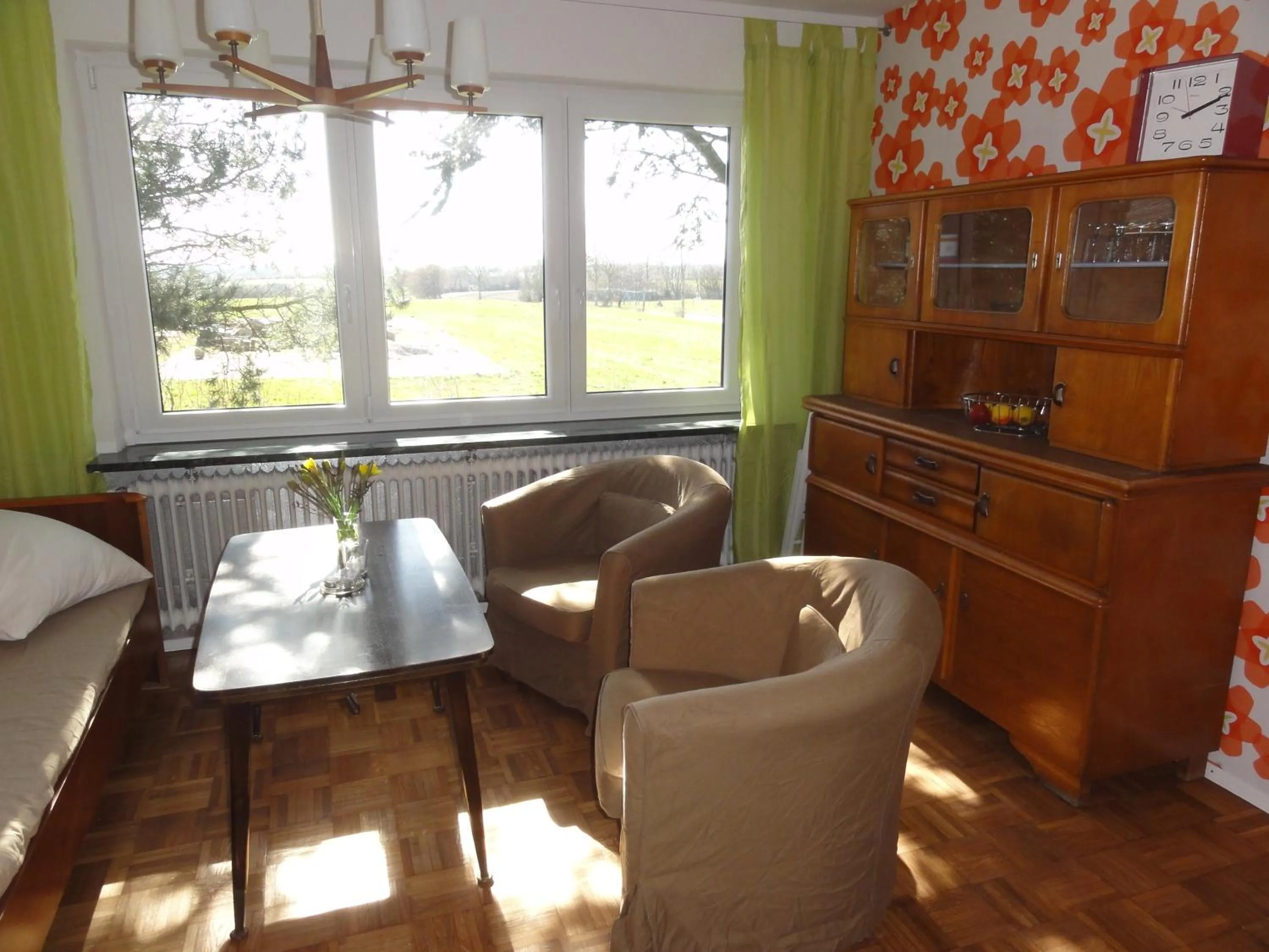 Communal lounge/ TV room in Peanuts Hostel & Meer