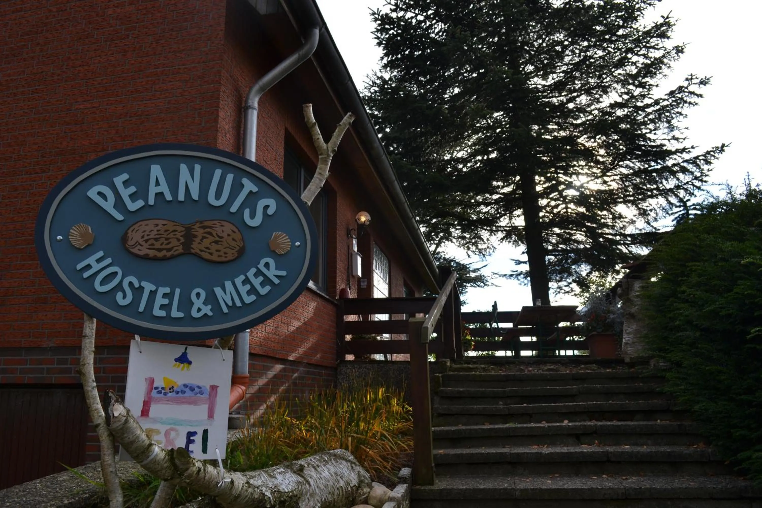 Facade/entrance in Peanuts Hostel & Meer