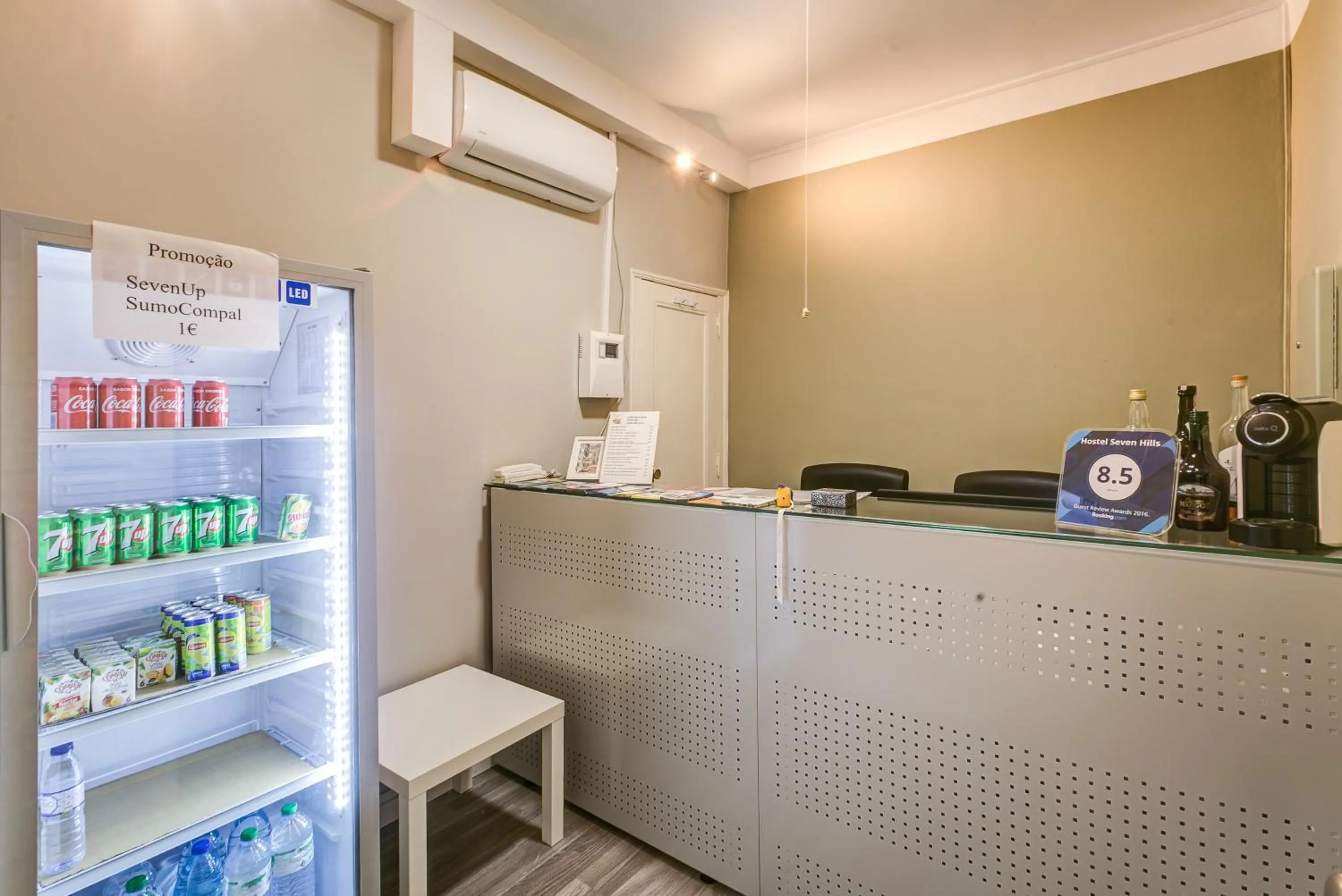 Facade/entrance in Hostel Seven Hills