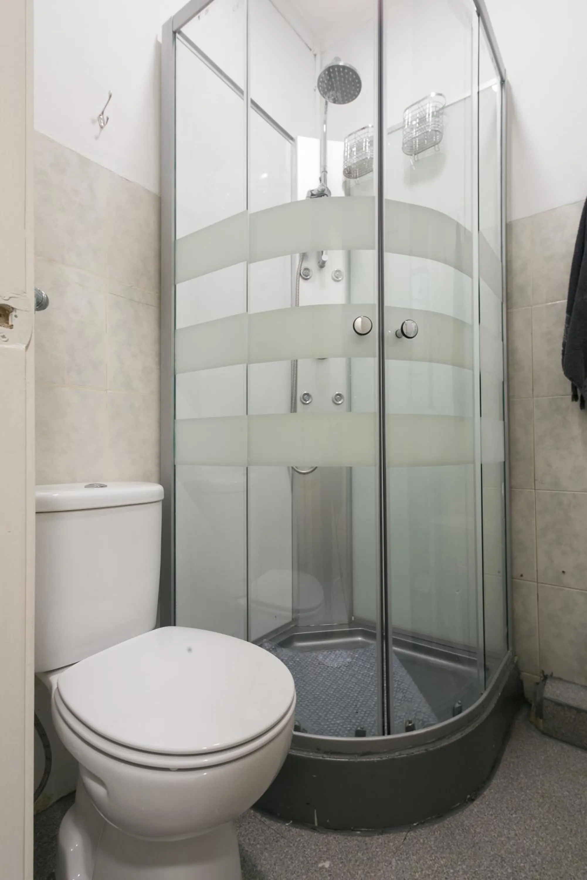 Hot Tub in Hostel Seven Hills