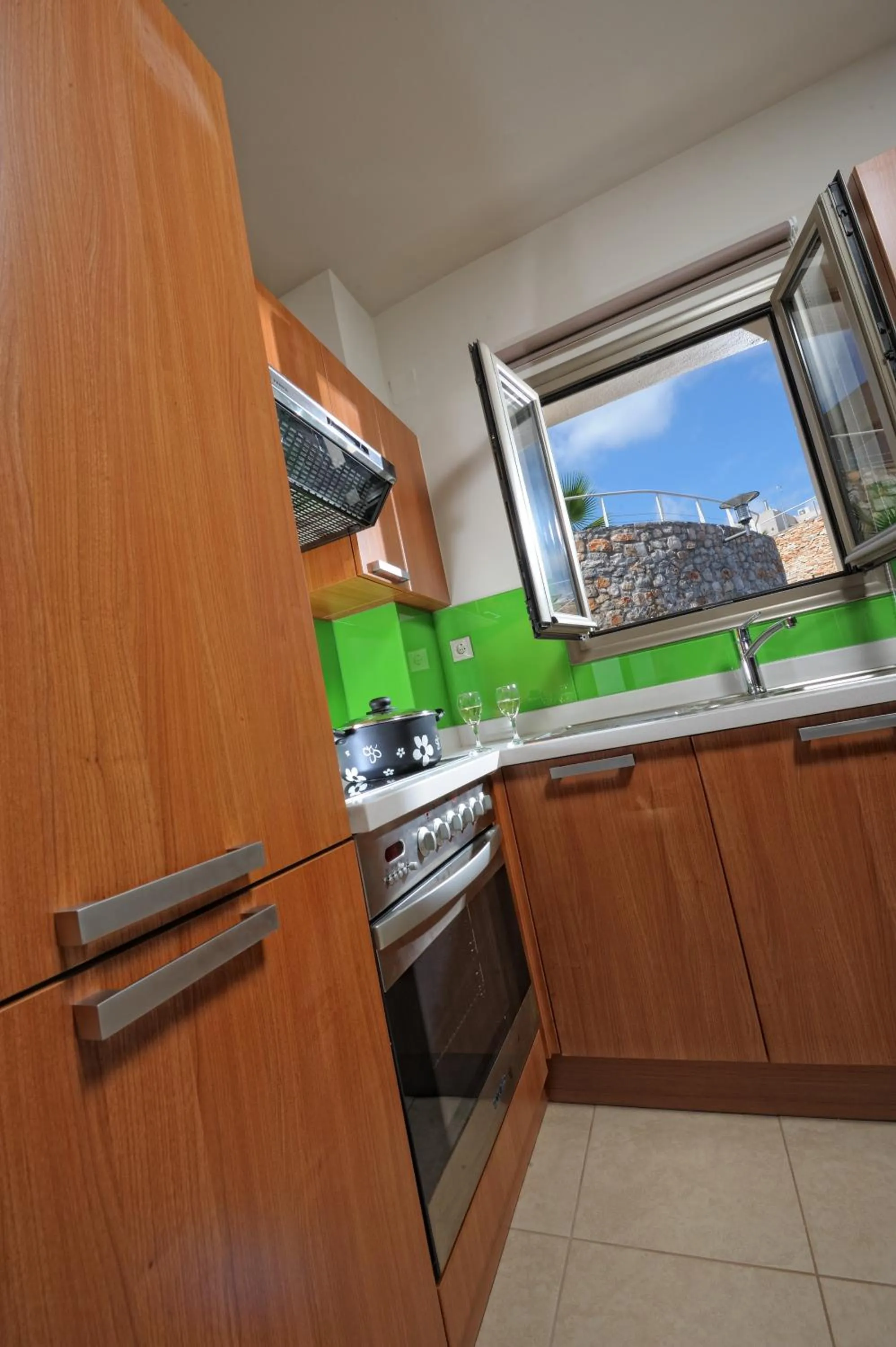 kitchen, Kitchen/Kitchenette in Royal Heights Resort Villas & Spa