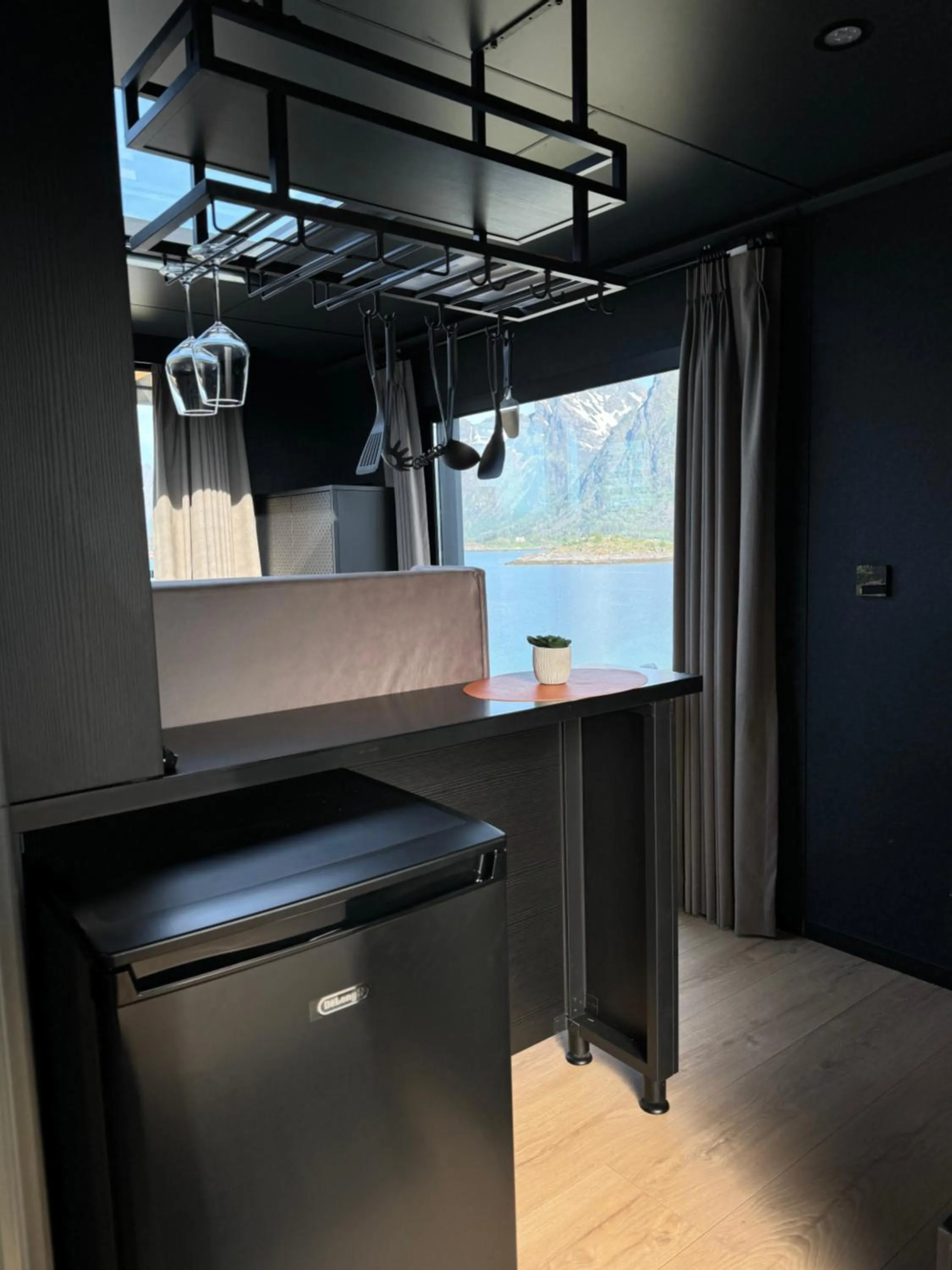 Kitchen or kitchenette in Skårungen - Hotel, Cabins and Camping