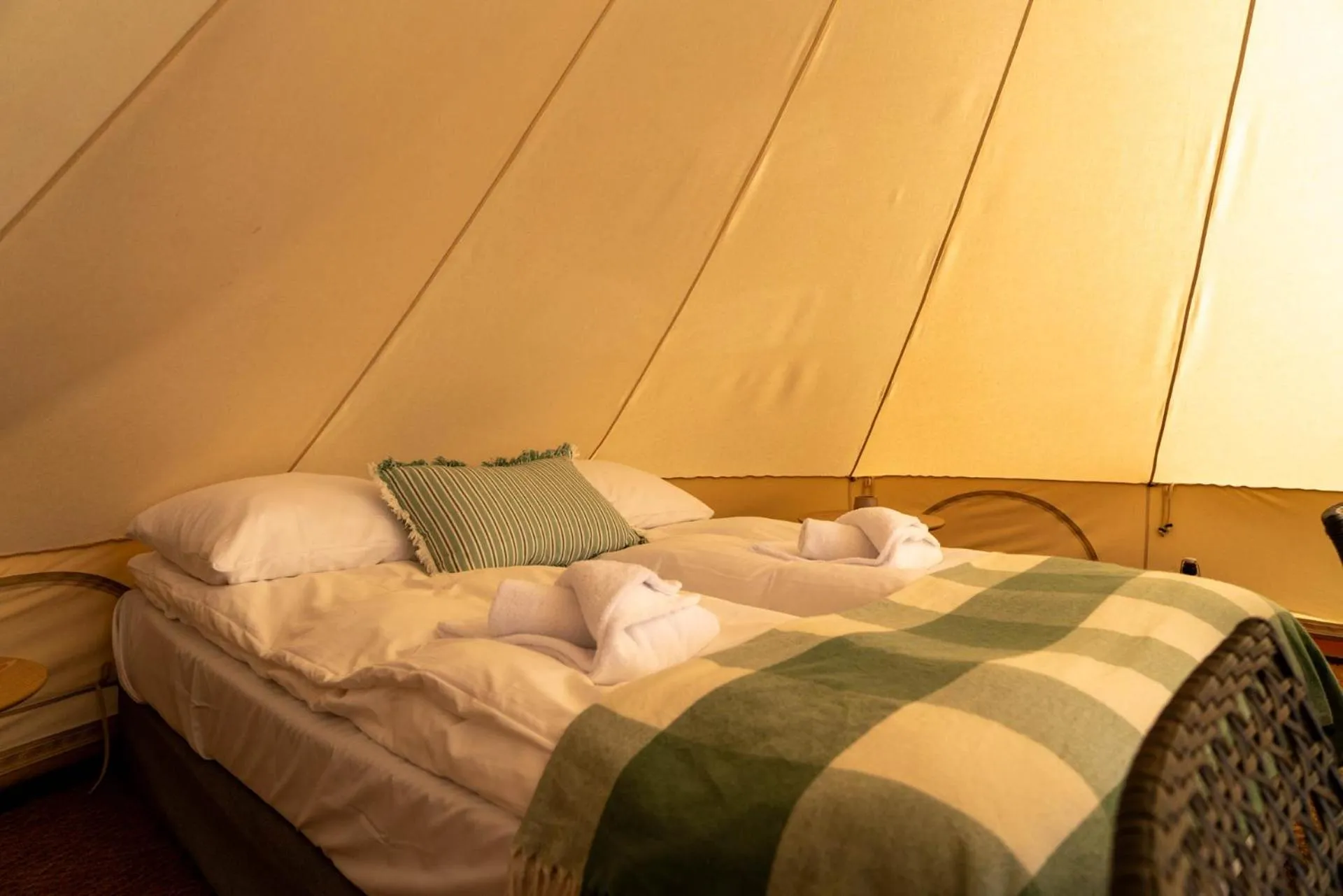 Bed in Skårungen - Hotel, Cabins and Camping