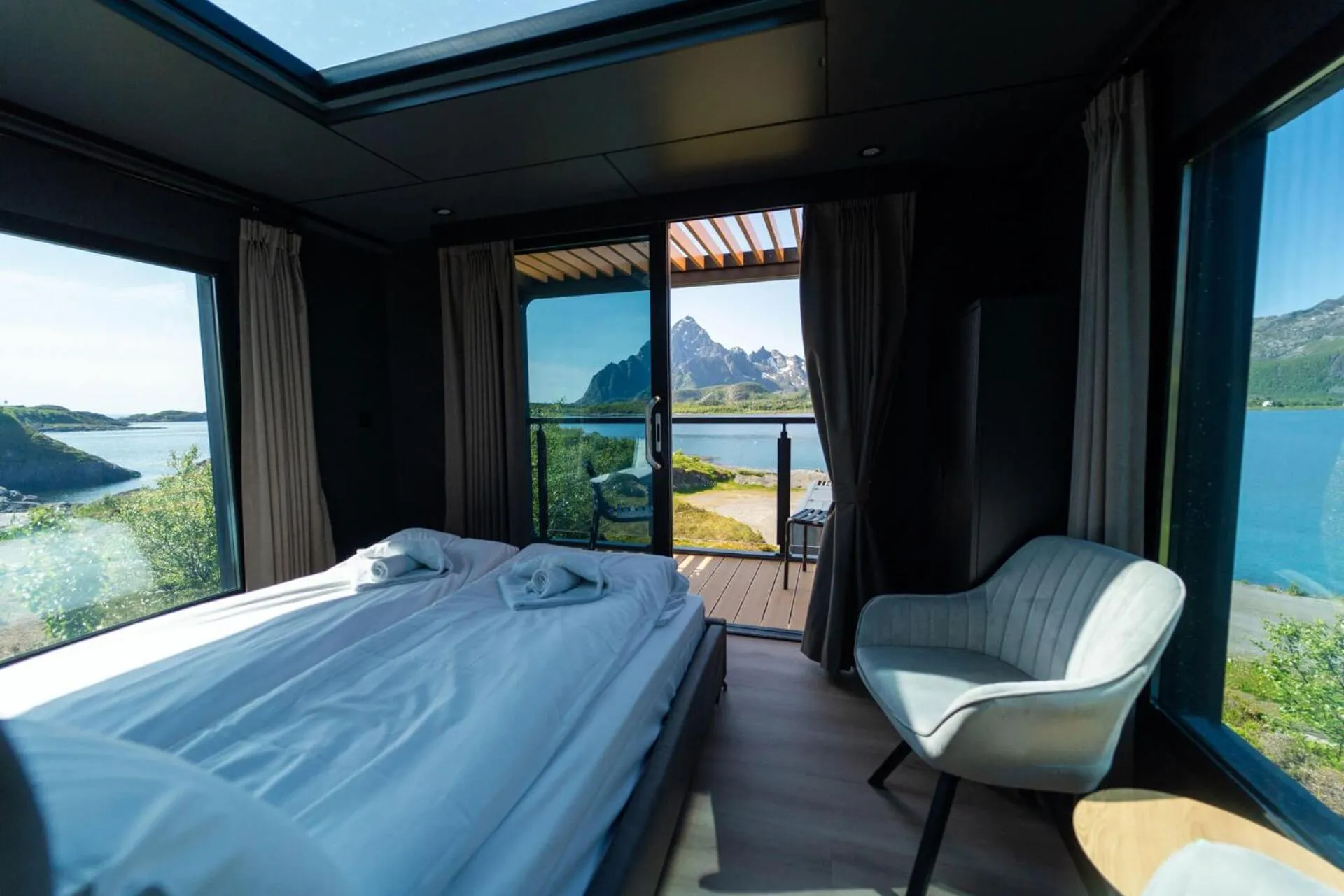 Bed in Skårungen - Hotel, Cabins and Camping