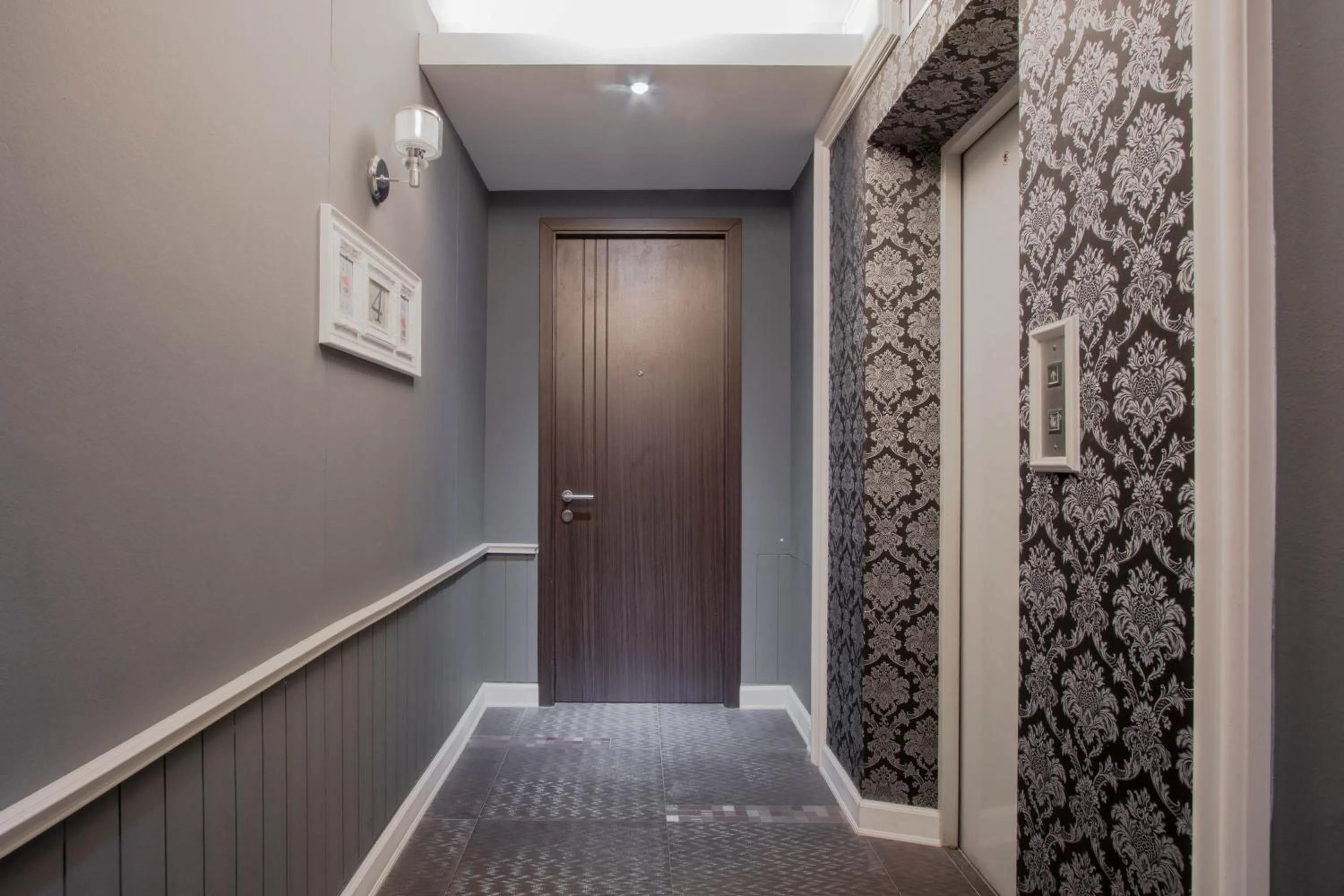 Decorative detail in The Star of Sathorn