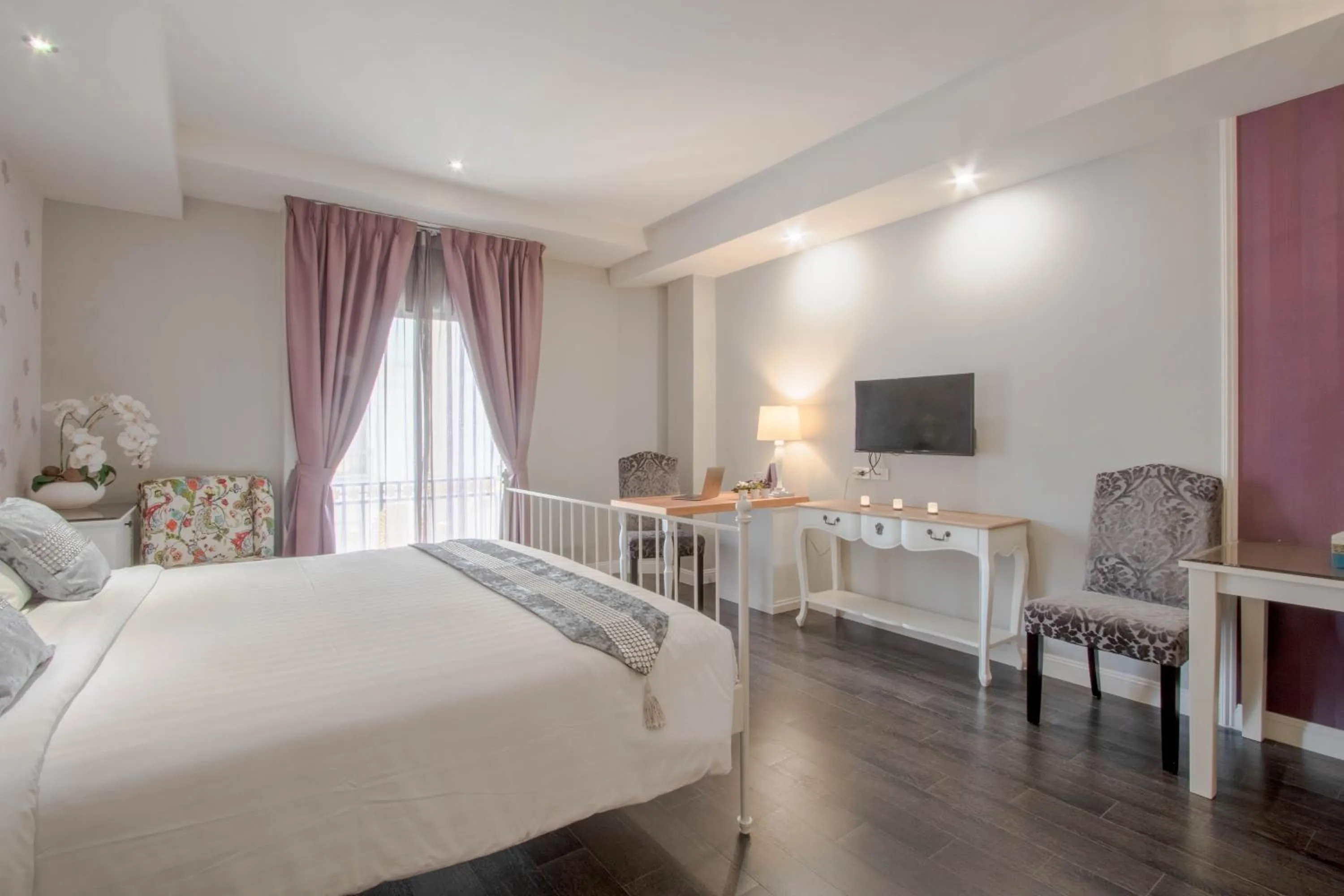 Bedroom, Bed in The Star of Sathorn