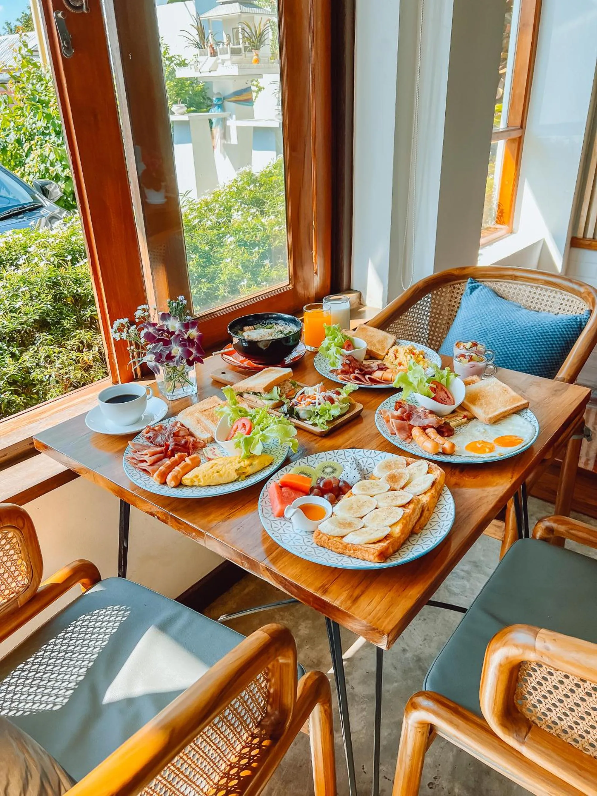 Food and drinks in Pai Cherkaew Boutique House