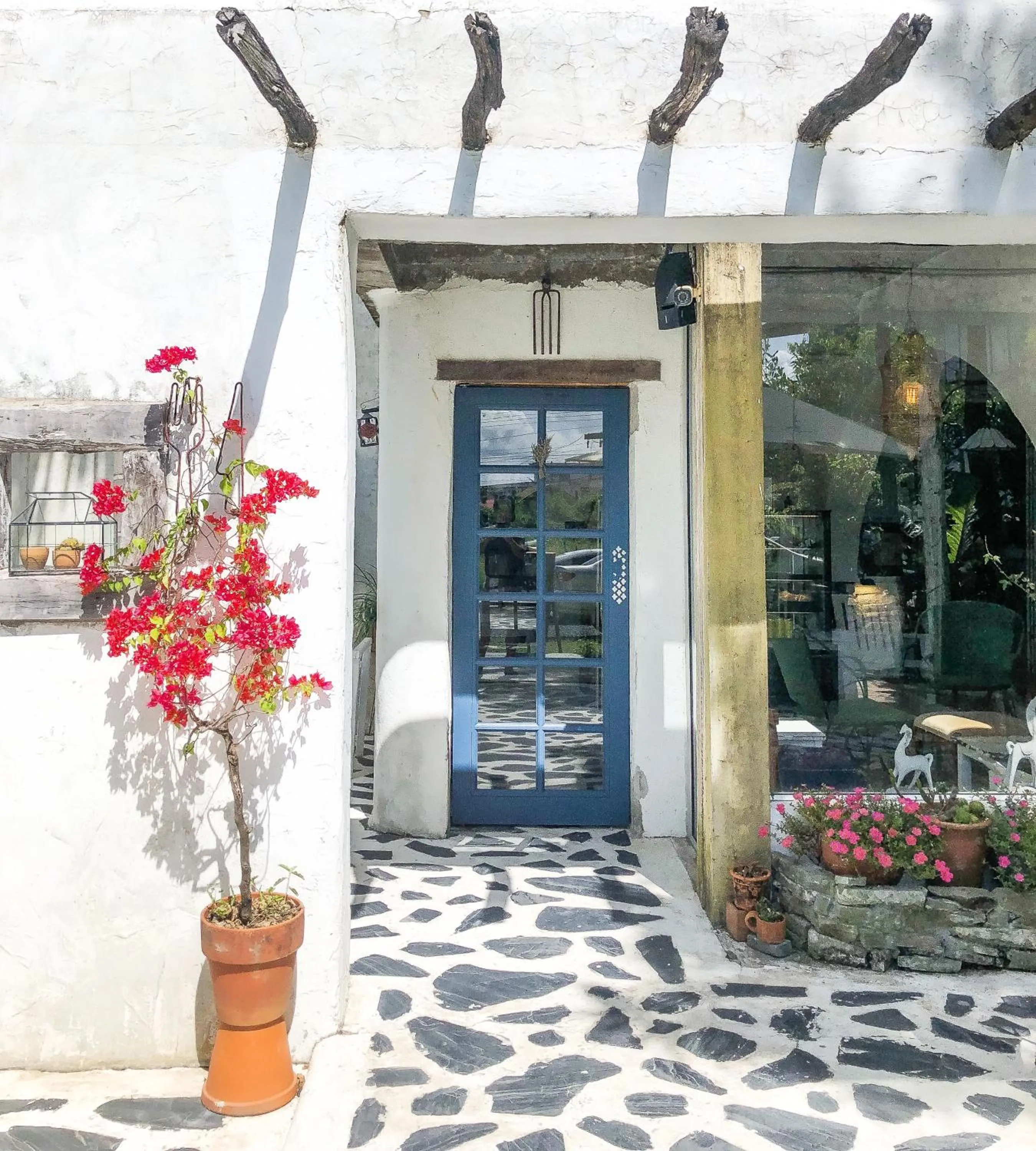 Property building in De Lit