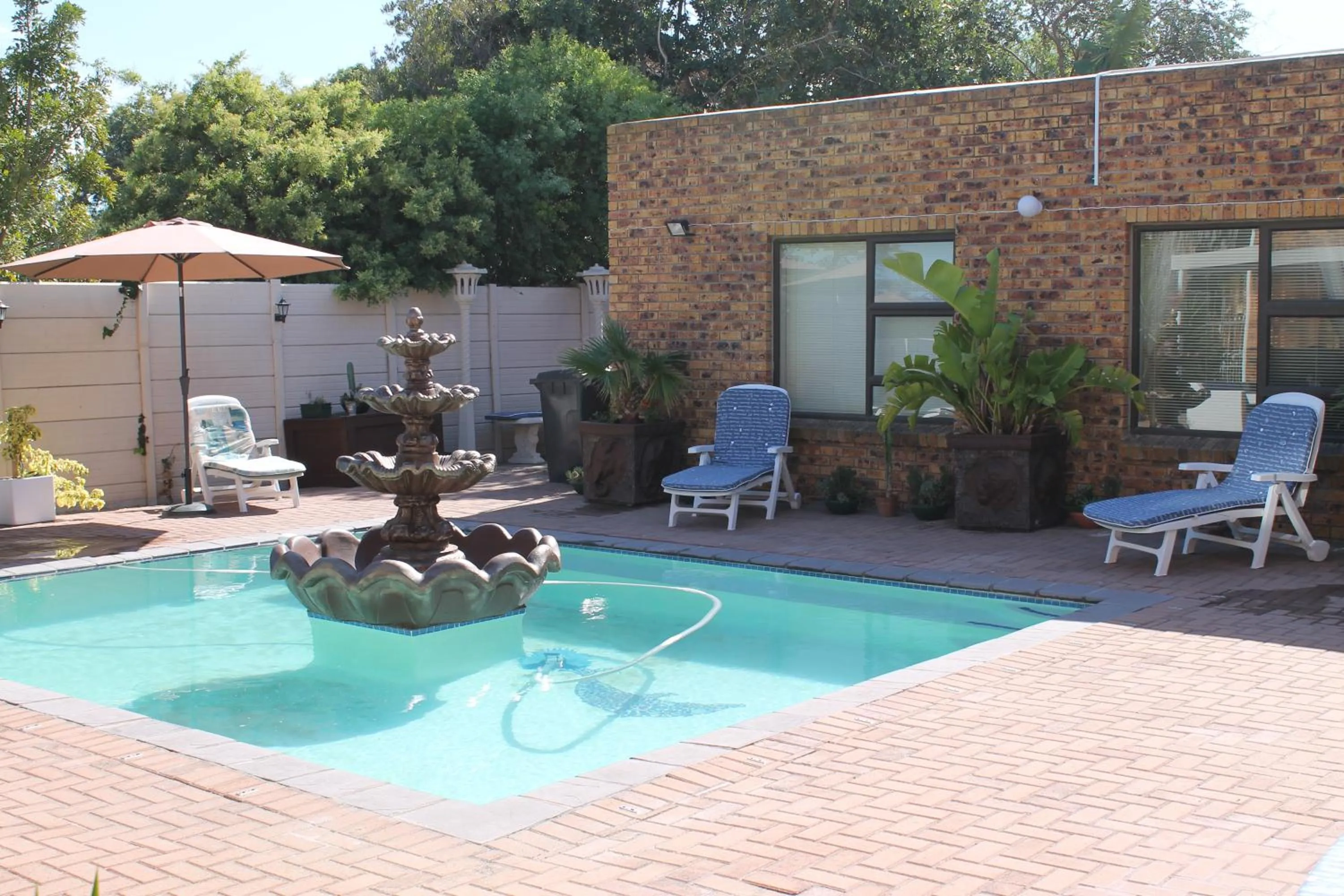 Swimming pool in Quest Bed And Breakfast