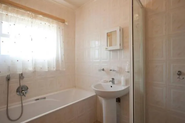 Bathroom in Quest Bed And Breakfast