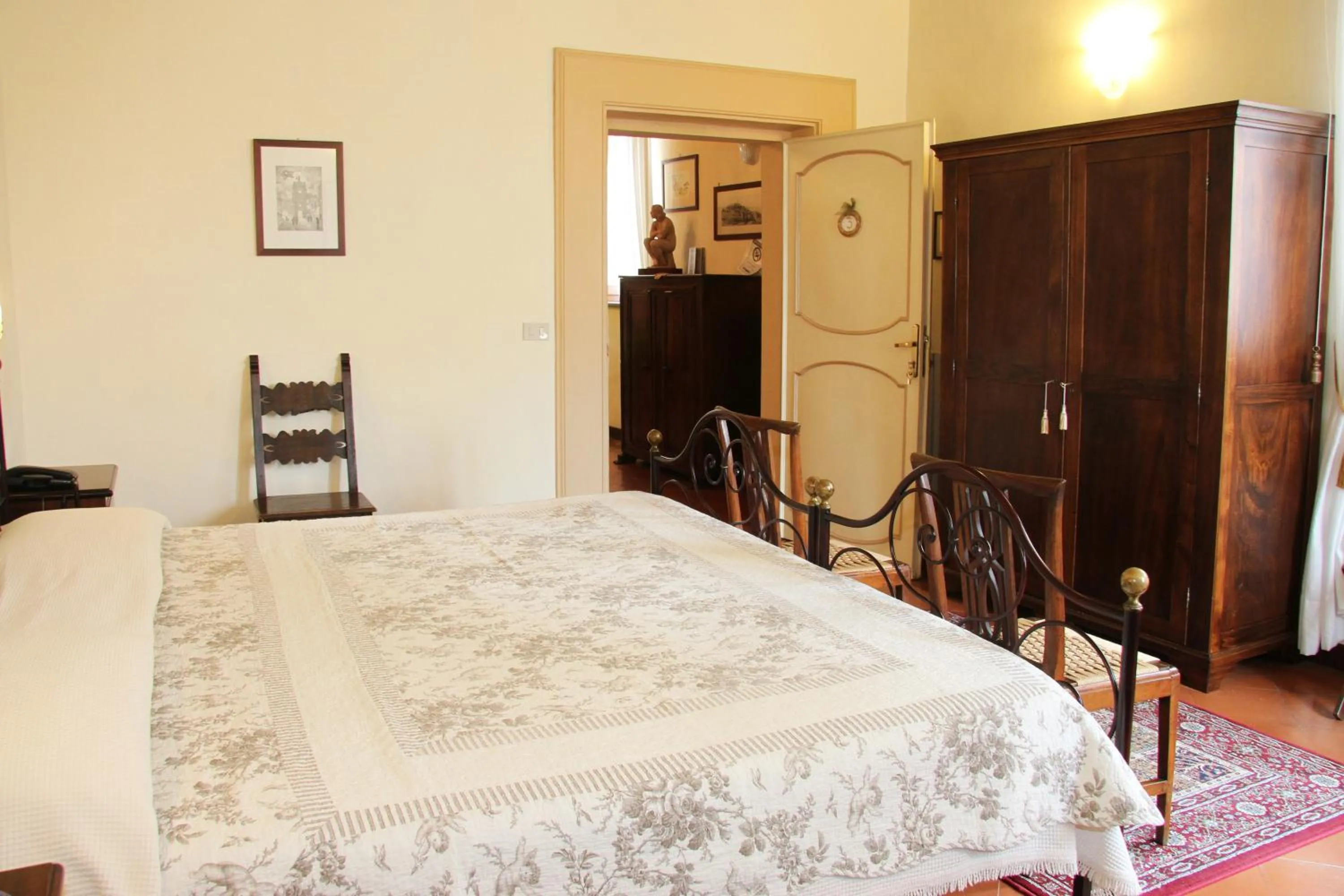 Photo of the whole room, Bed in B&B L'Agnolo Di Caroti Cinzia