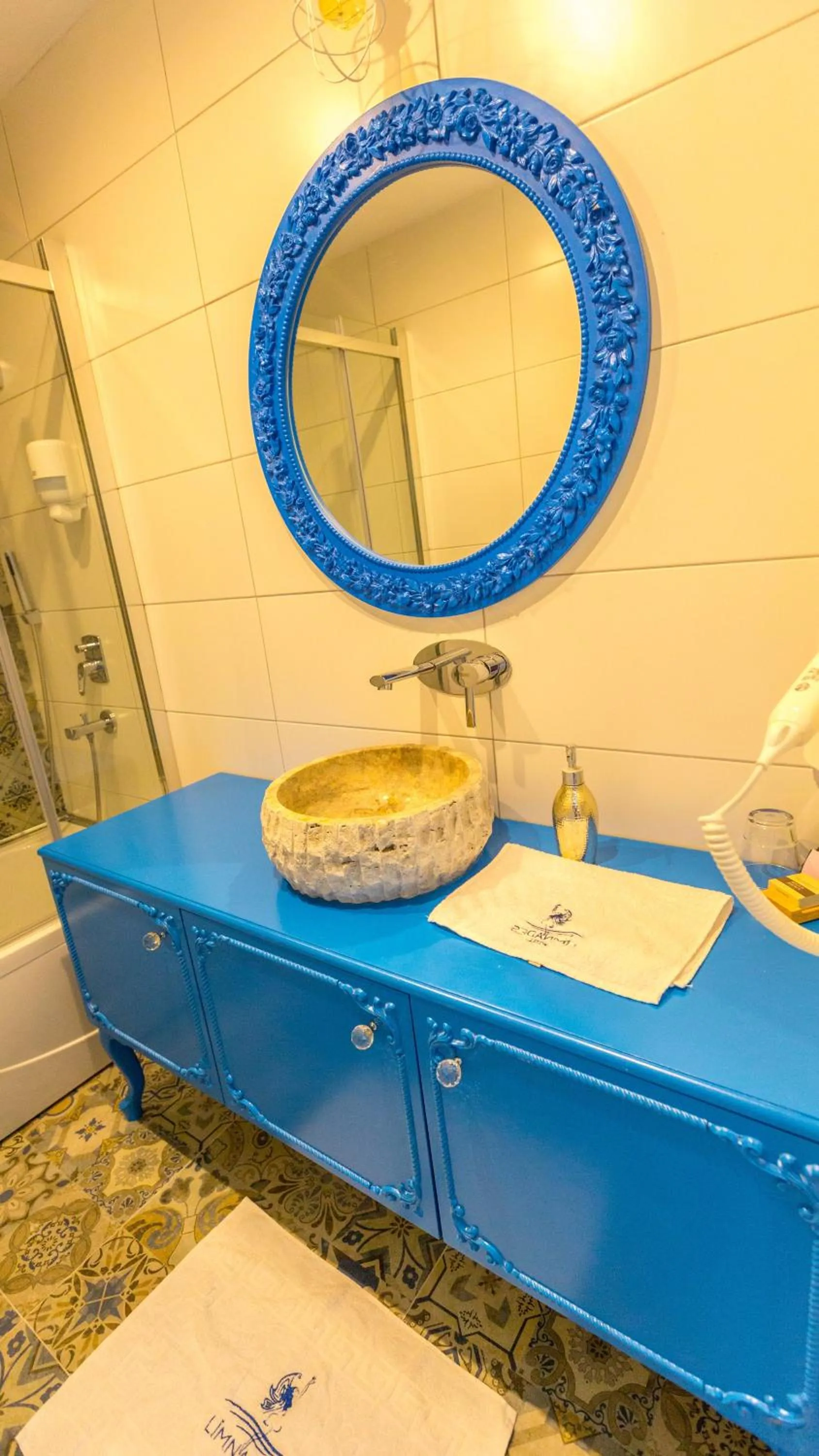 Shower in Limnades Hotel İznik