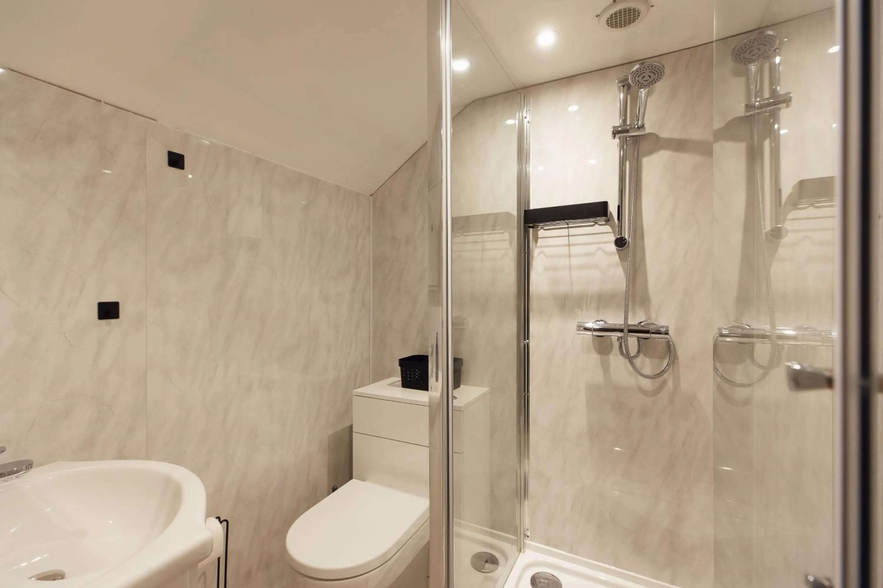 The Dolphin Hotel & Restaurant