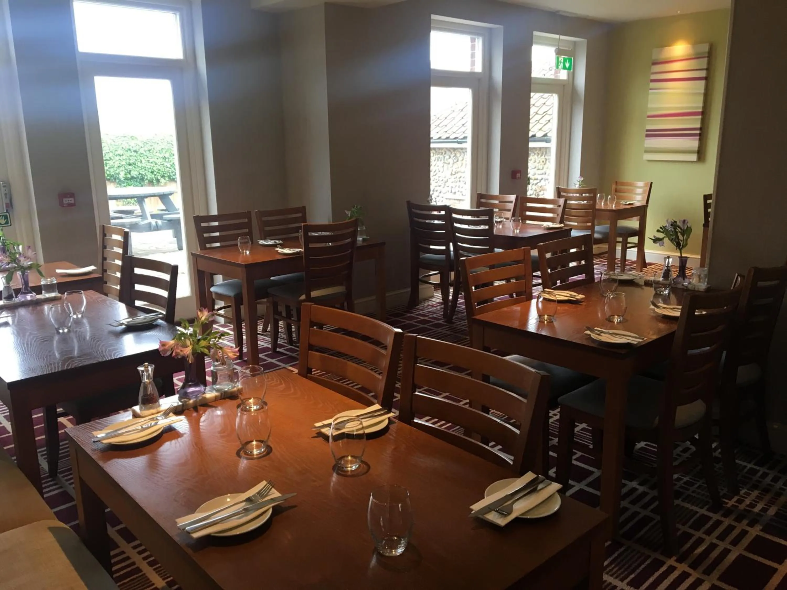 Restaurant/places to eat in The White Horse