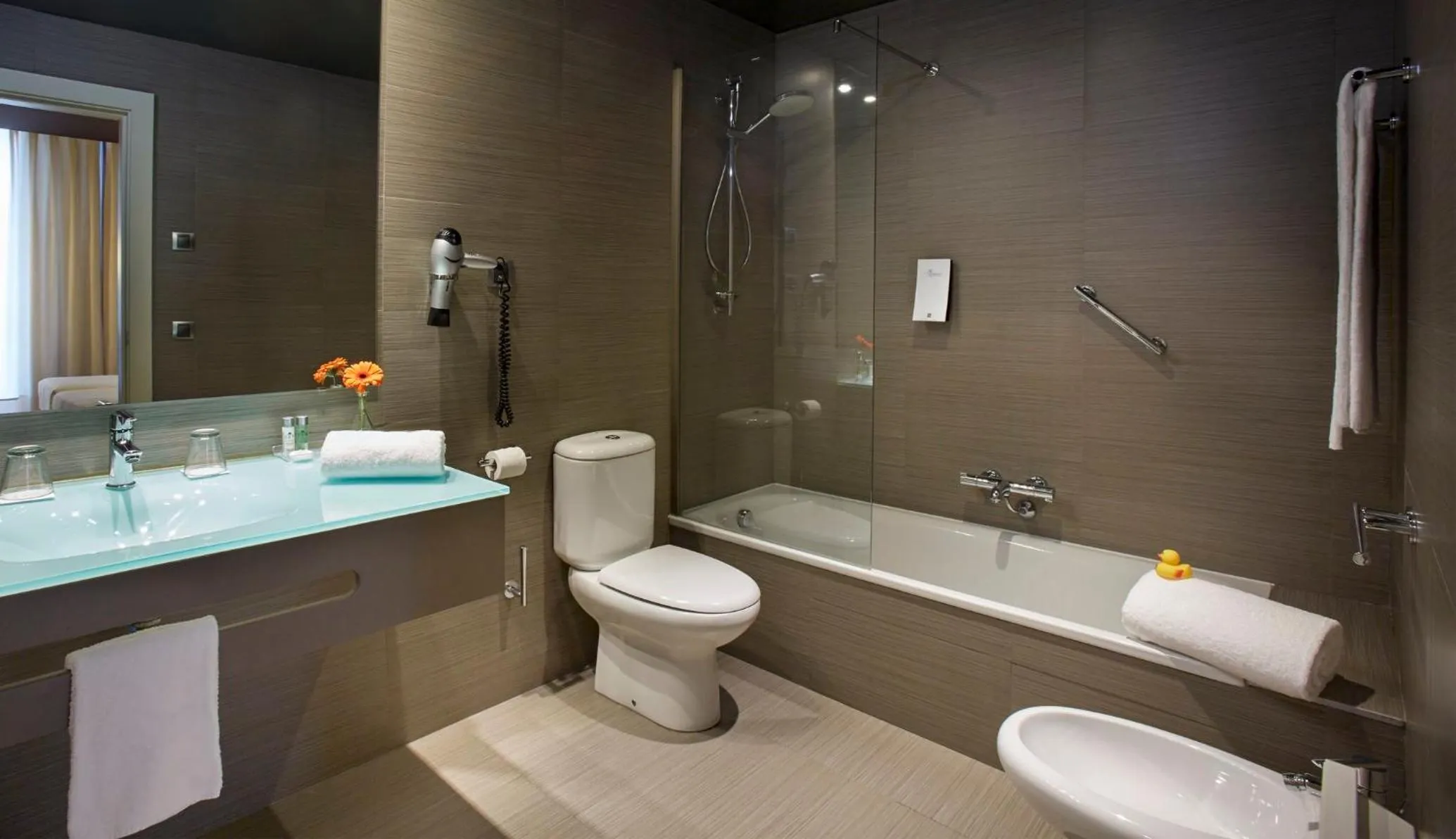 Bathroom in Sercotel Boulevard Vitoria-Gasteiz