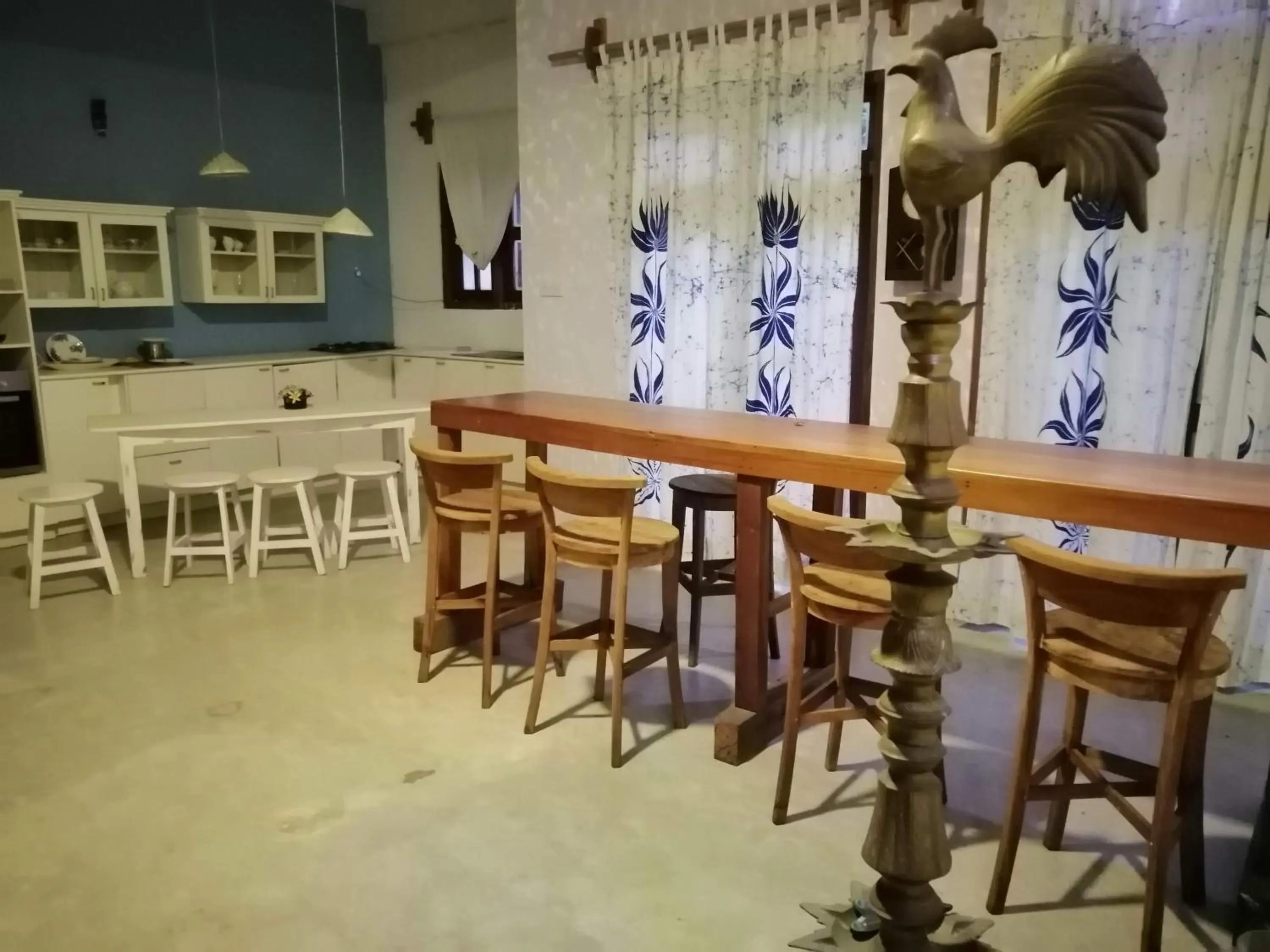 Restaurant/places to eat in Sithila Villa