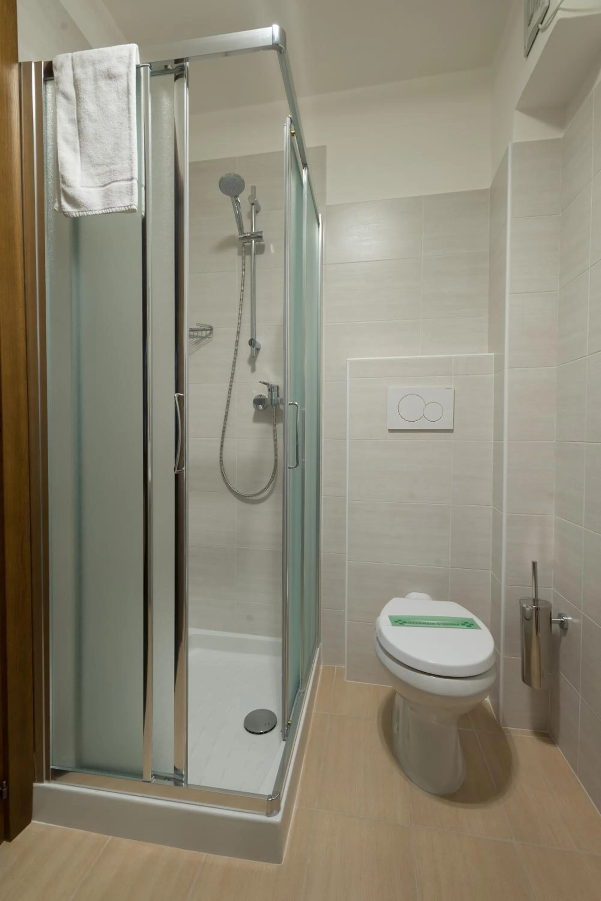 Toilet in Hotel Italia