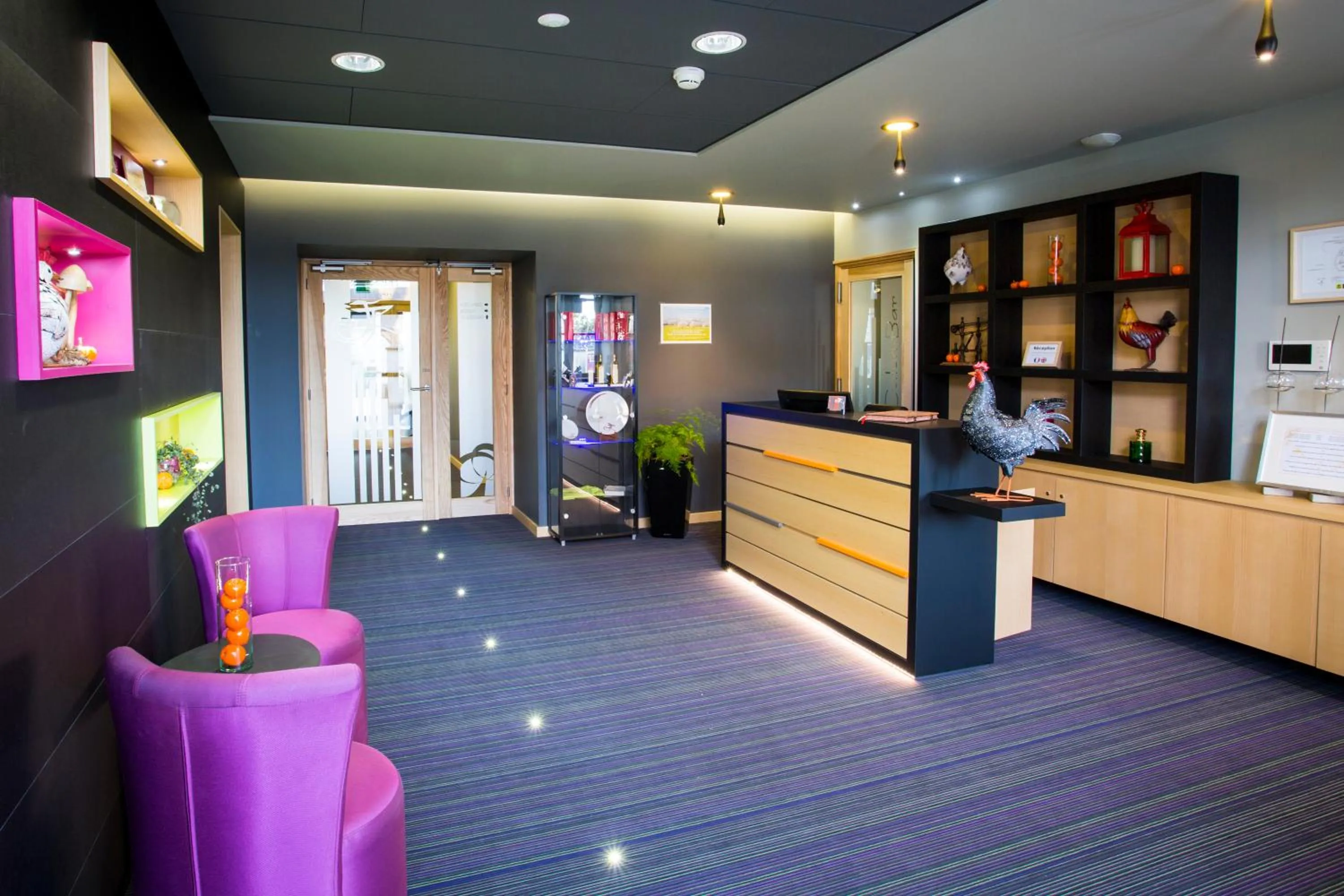 Lobby or reception in Logis Hôtel du Morvan - Restaurant la Table de Jérôme