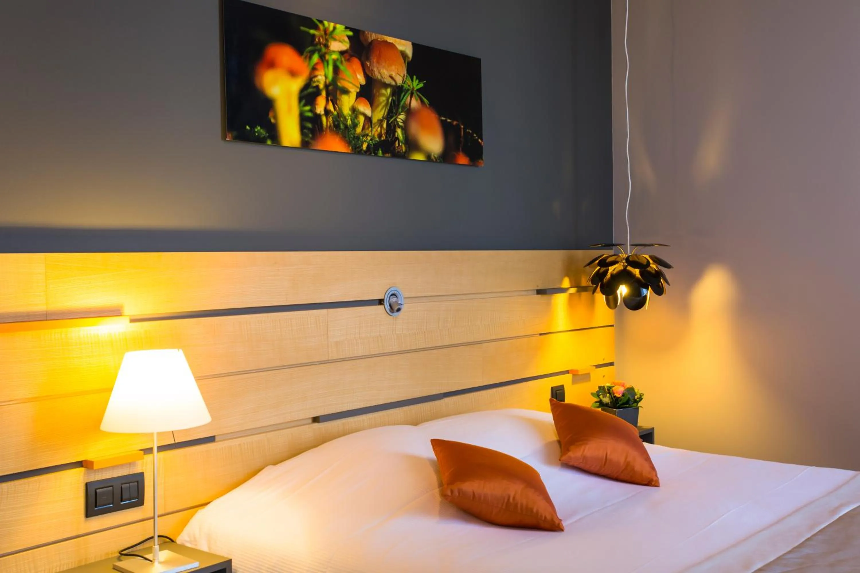 Bedroom, Bed in Logis Hôtel du Morvan - Restaurant la Table de Jérôme