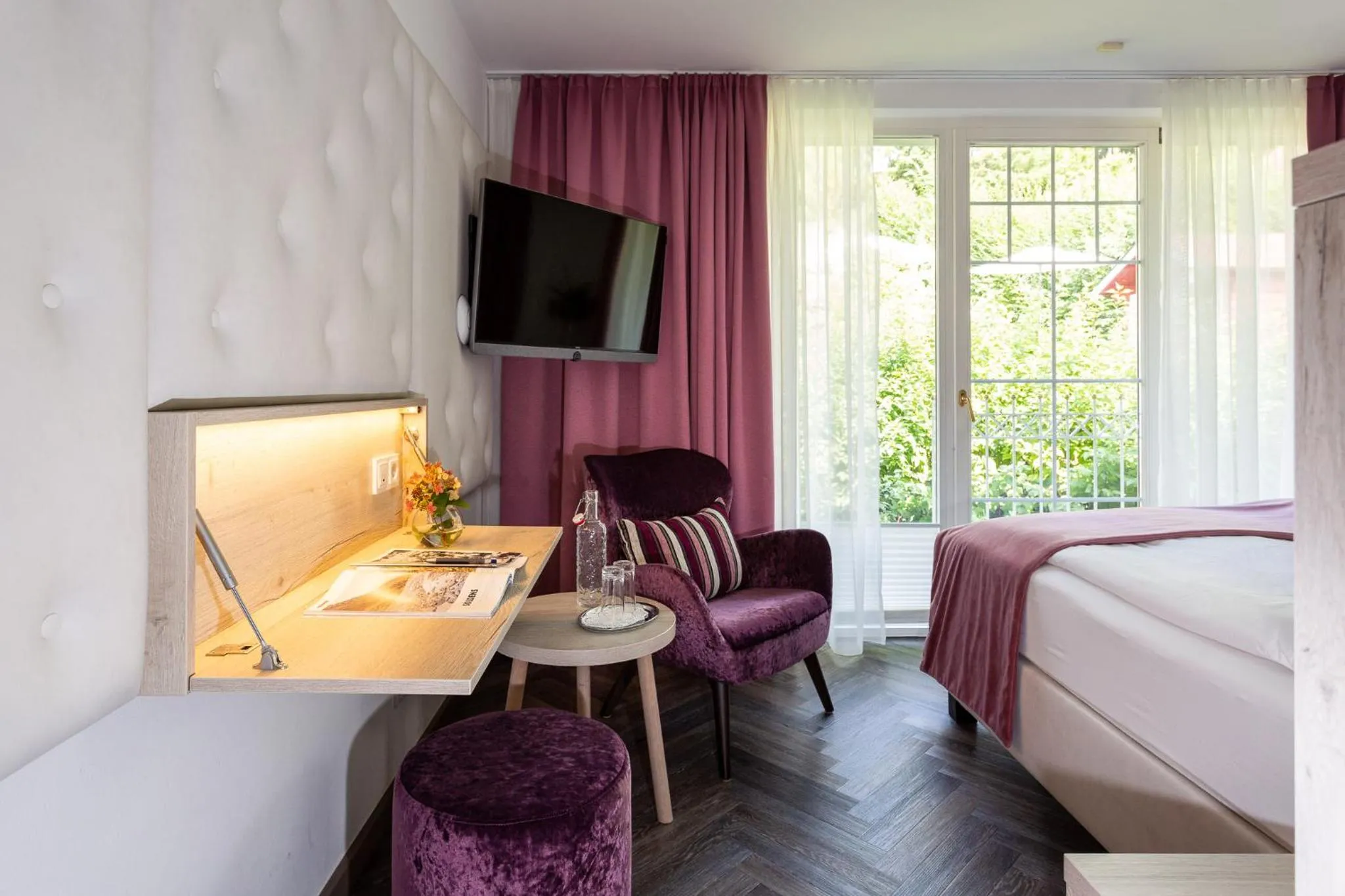 TV and multimedia, Bed in Boutiquehotel Bergvilla