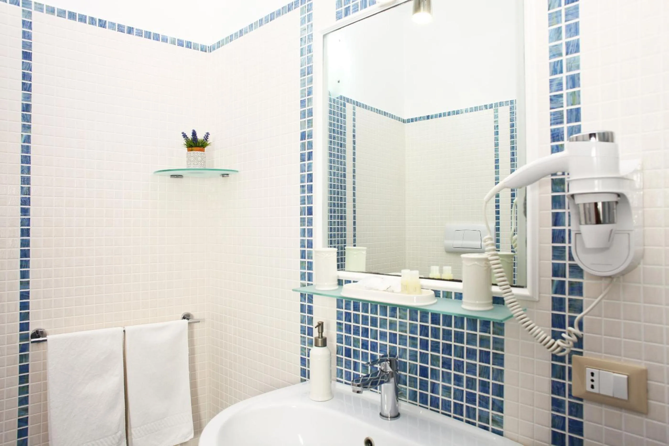 Bathroom in Coralia Bed & Breakfast