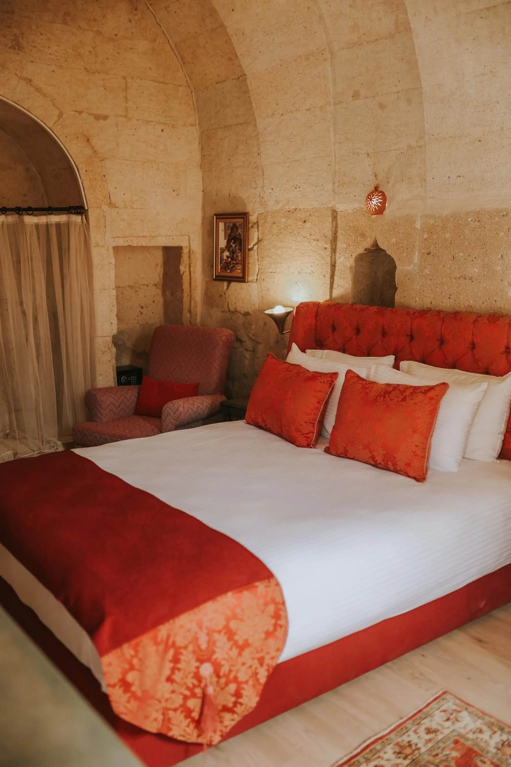 Bed in Elaa Cave Hotel