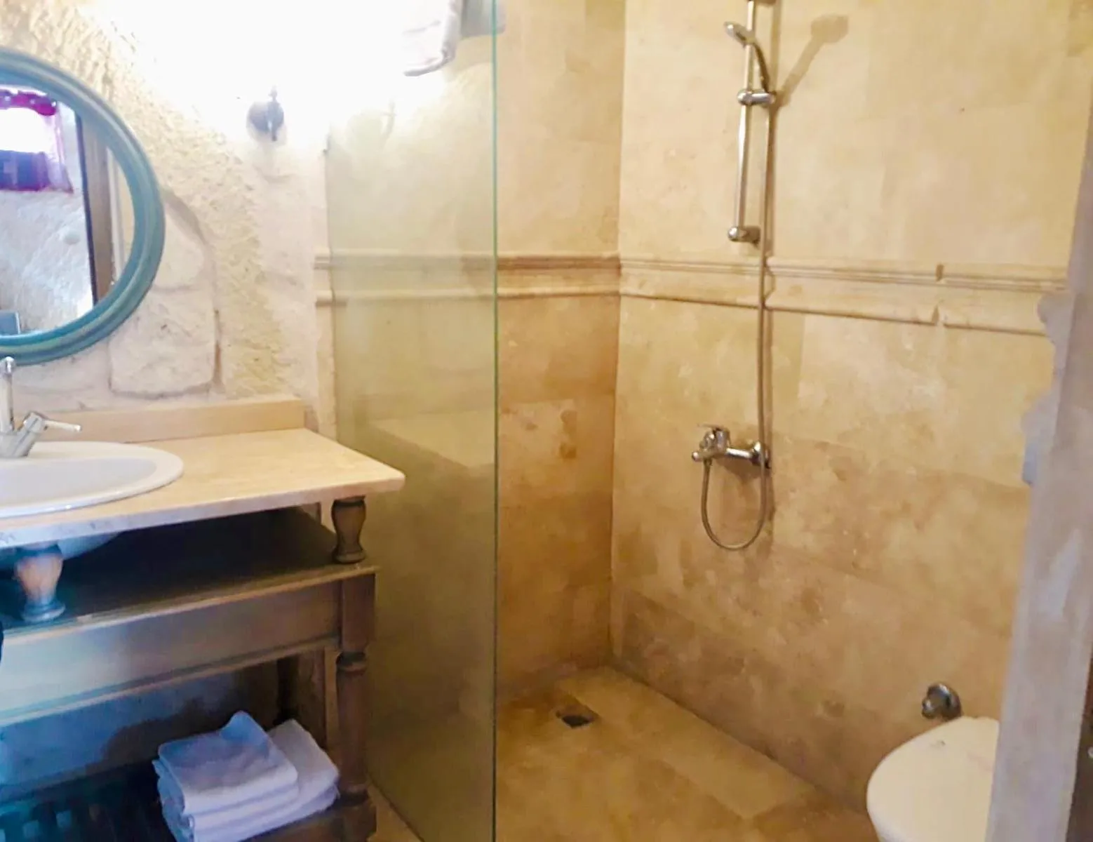 Shower in Elaa Cave Hotel