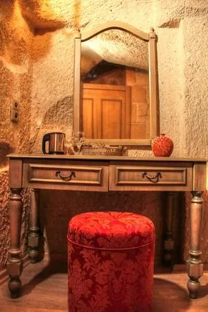 Living room in Elaa Cave Hotel