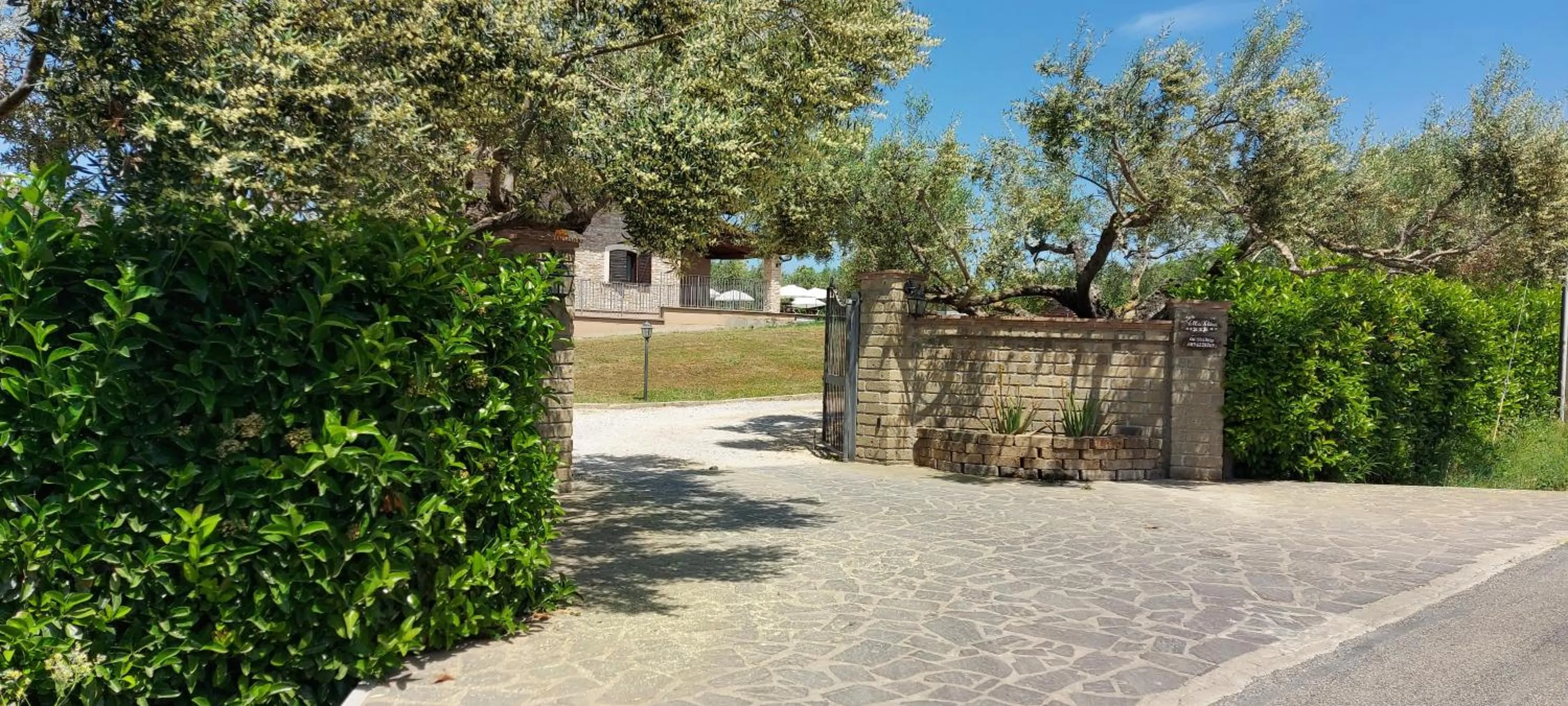 Facade/entrance in Villa Klinai