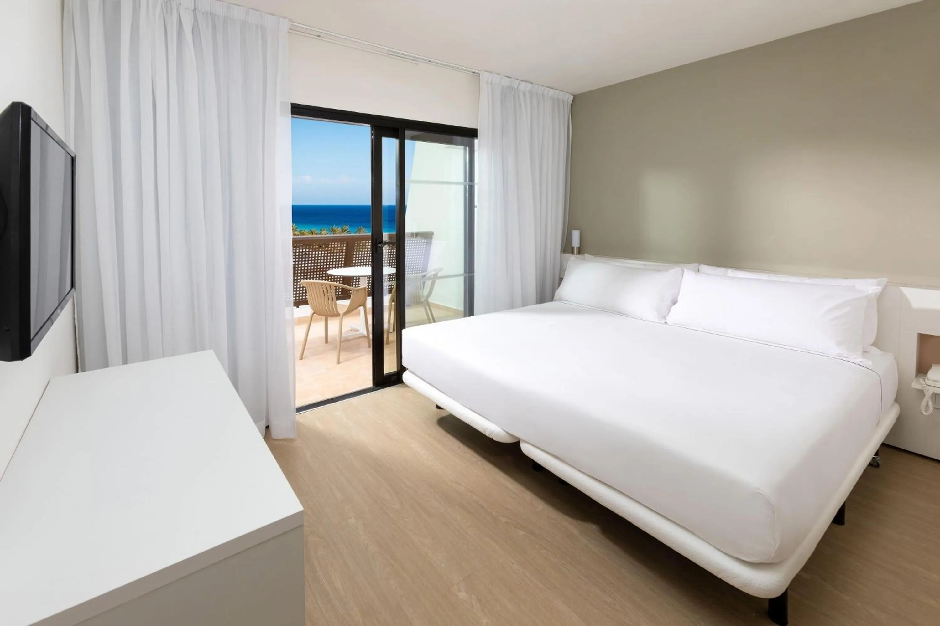 Bedroom, Bed in Sol Fuerteventura Jandia - All Suites