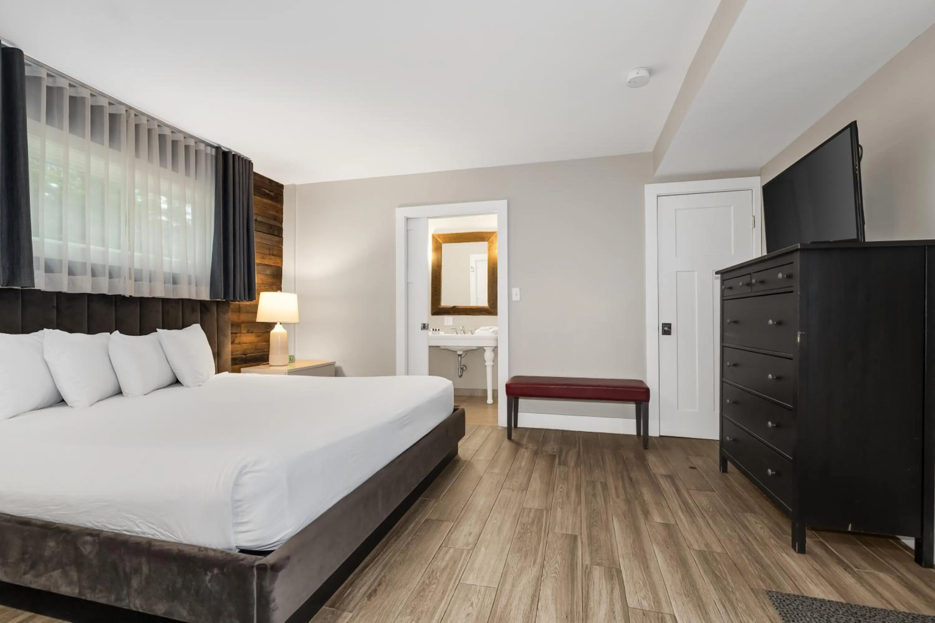 Bedroom, Bed in Lake Placid Inn: Residences