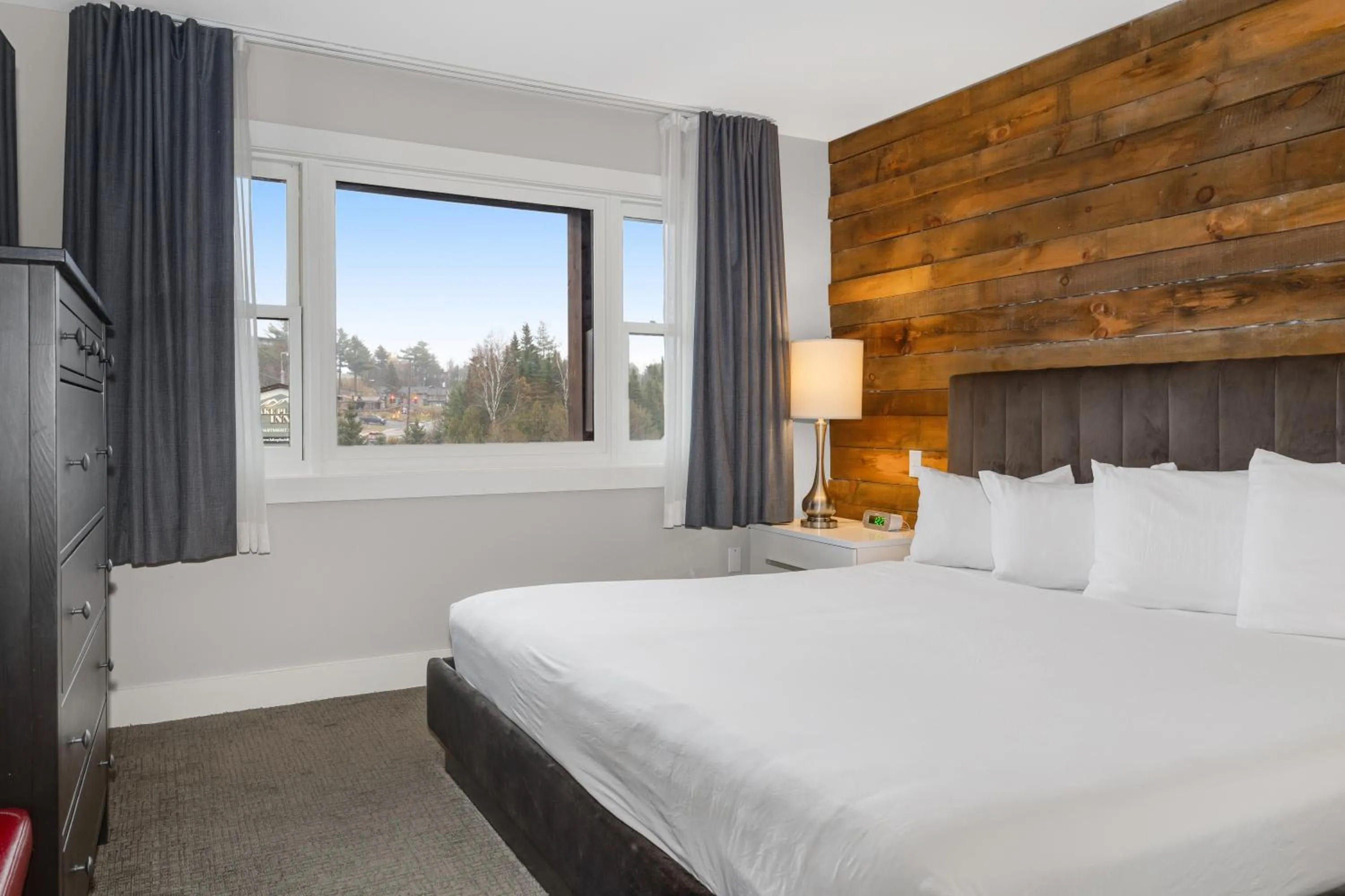 Bedroom, Bed in Lake Placid Inn: Residences