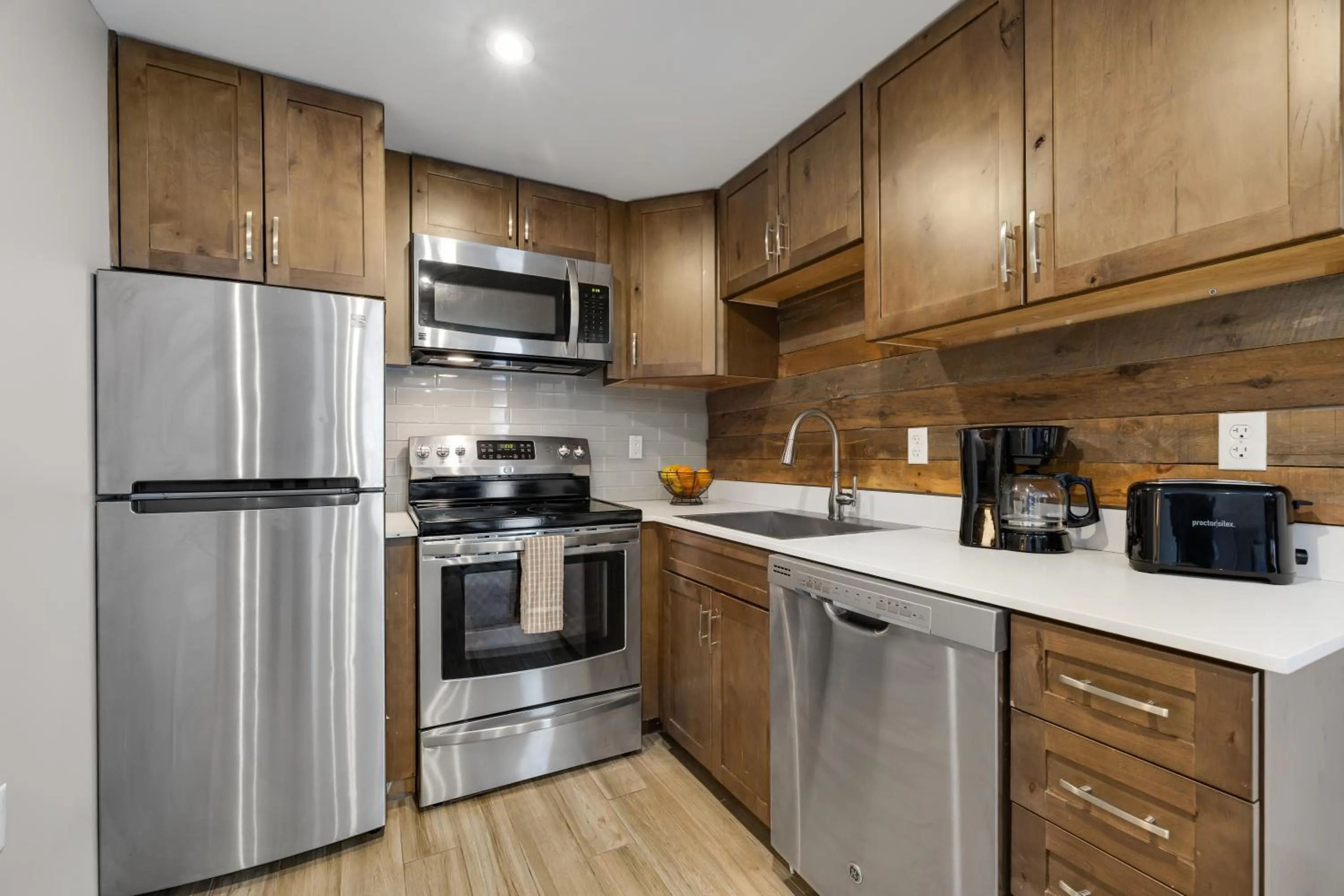 Kitchen or kitchenette in Lake Placid Inn: Residences
