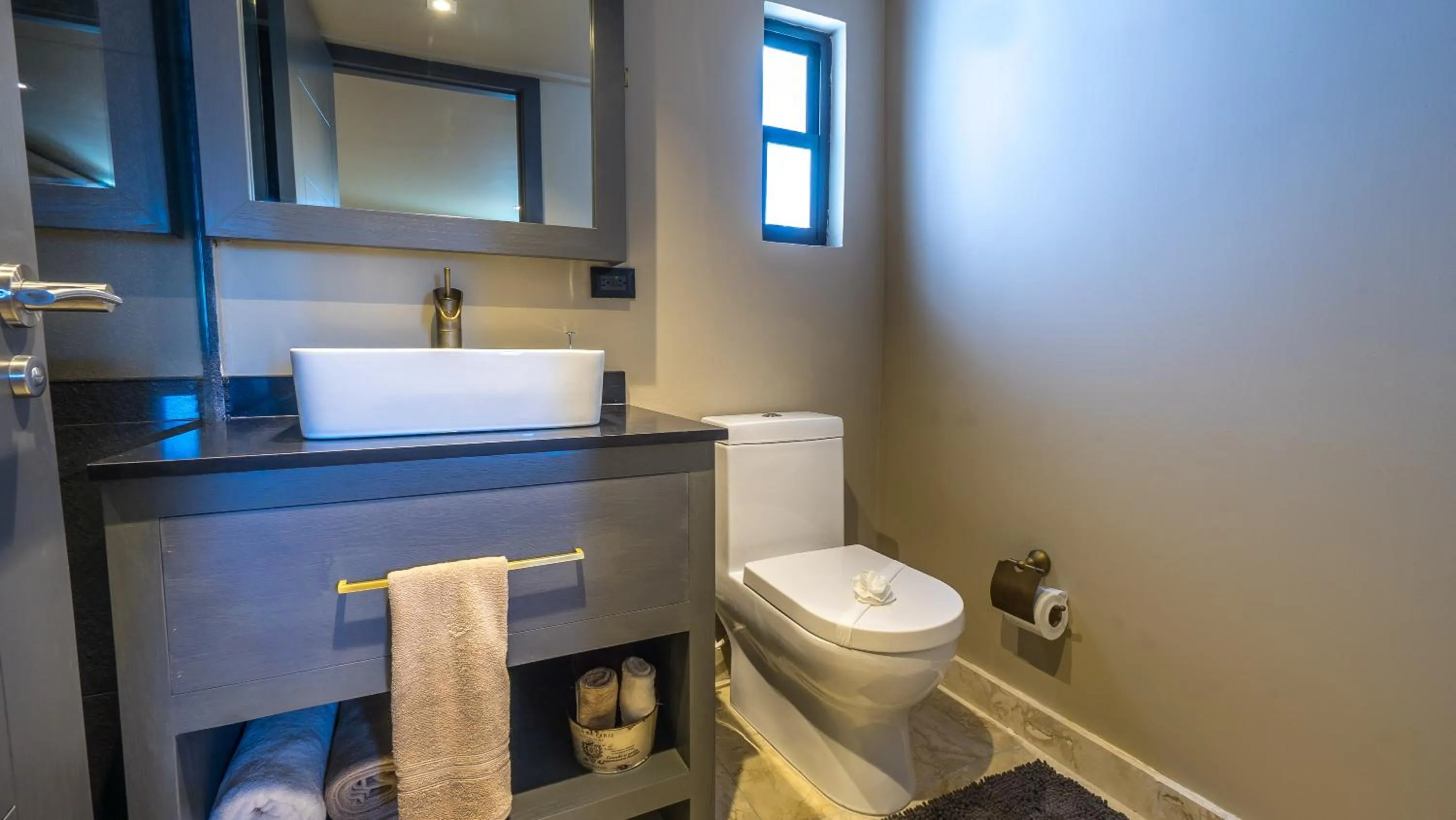 Bathroom in Lotus Midtown Apartments by BVR