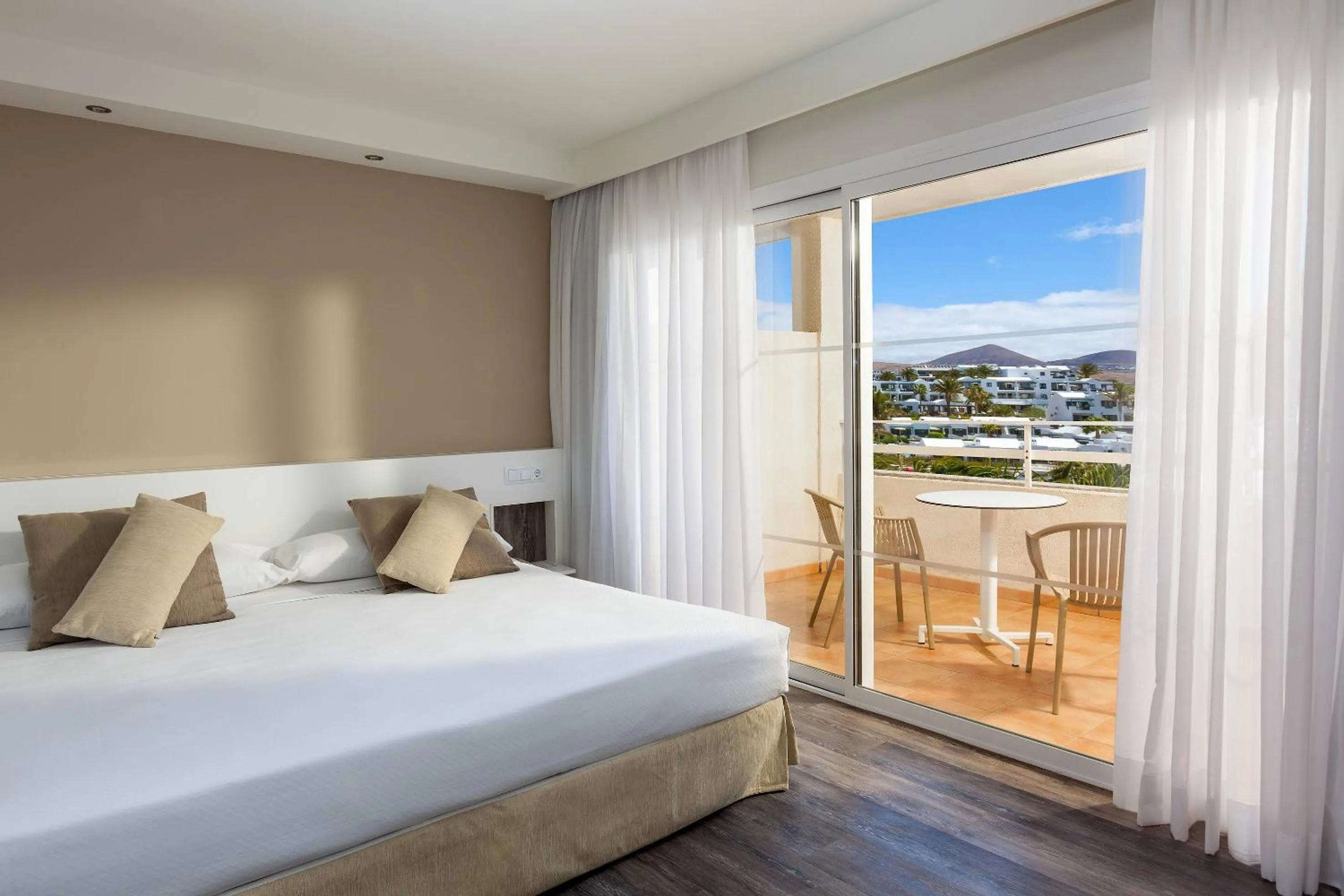 Property building, Bed in SOL Lanzarote All Inclusive