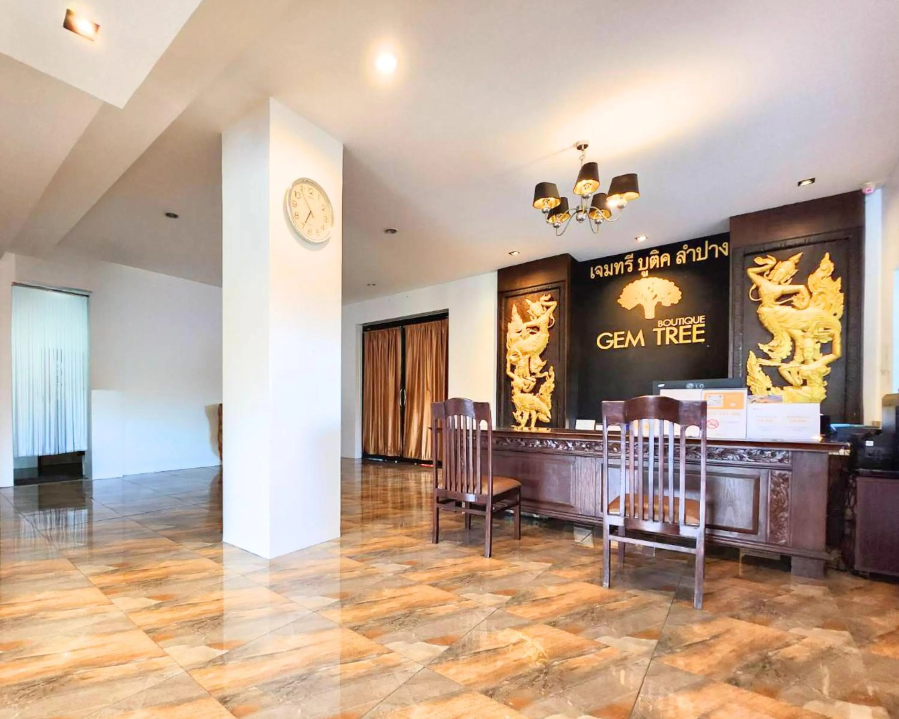 Lobby or reception in AIRBEST Gemtree Lampang Hotel