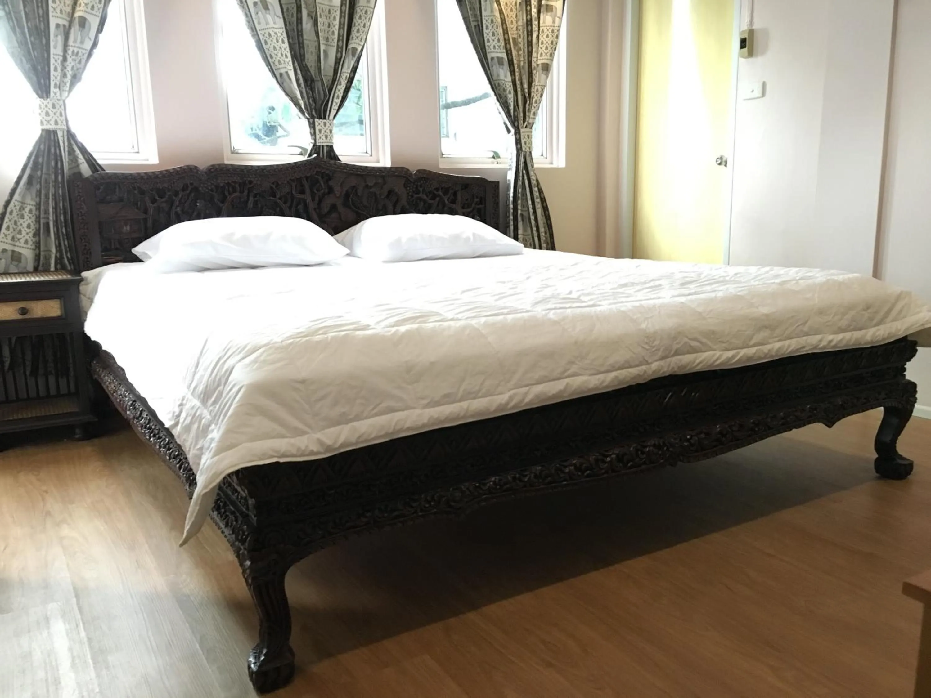 Photo of the whole room, Bed in The Grand Palace Hotel