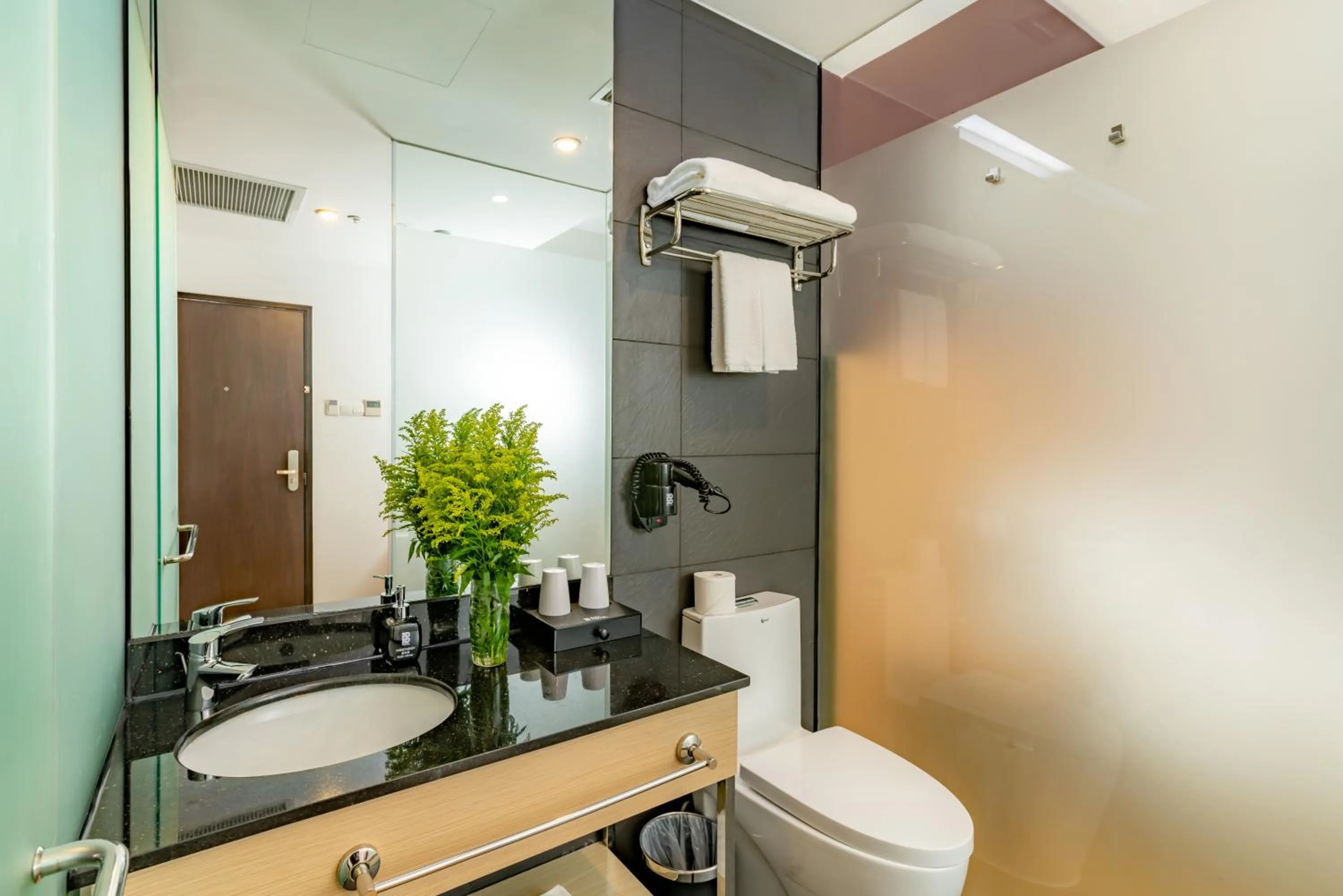 Toilet in Bay Hotel Ho Chi Minh