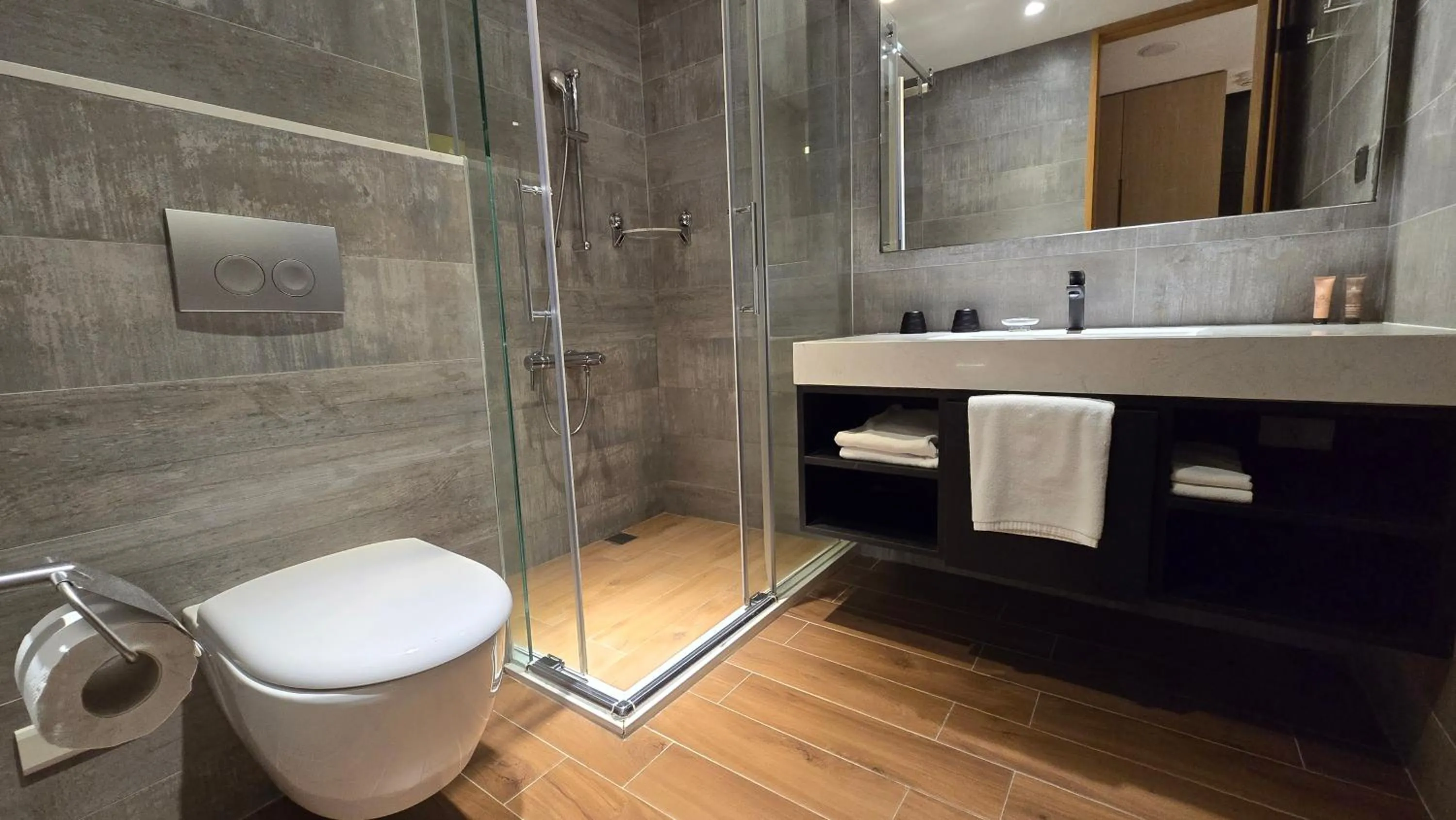 Bathroom in Hotel R14