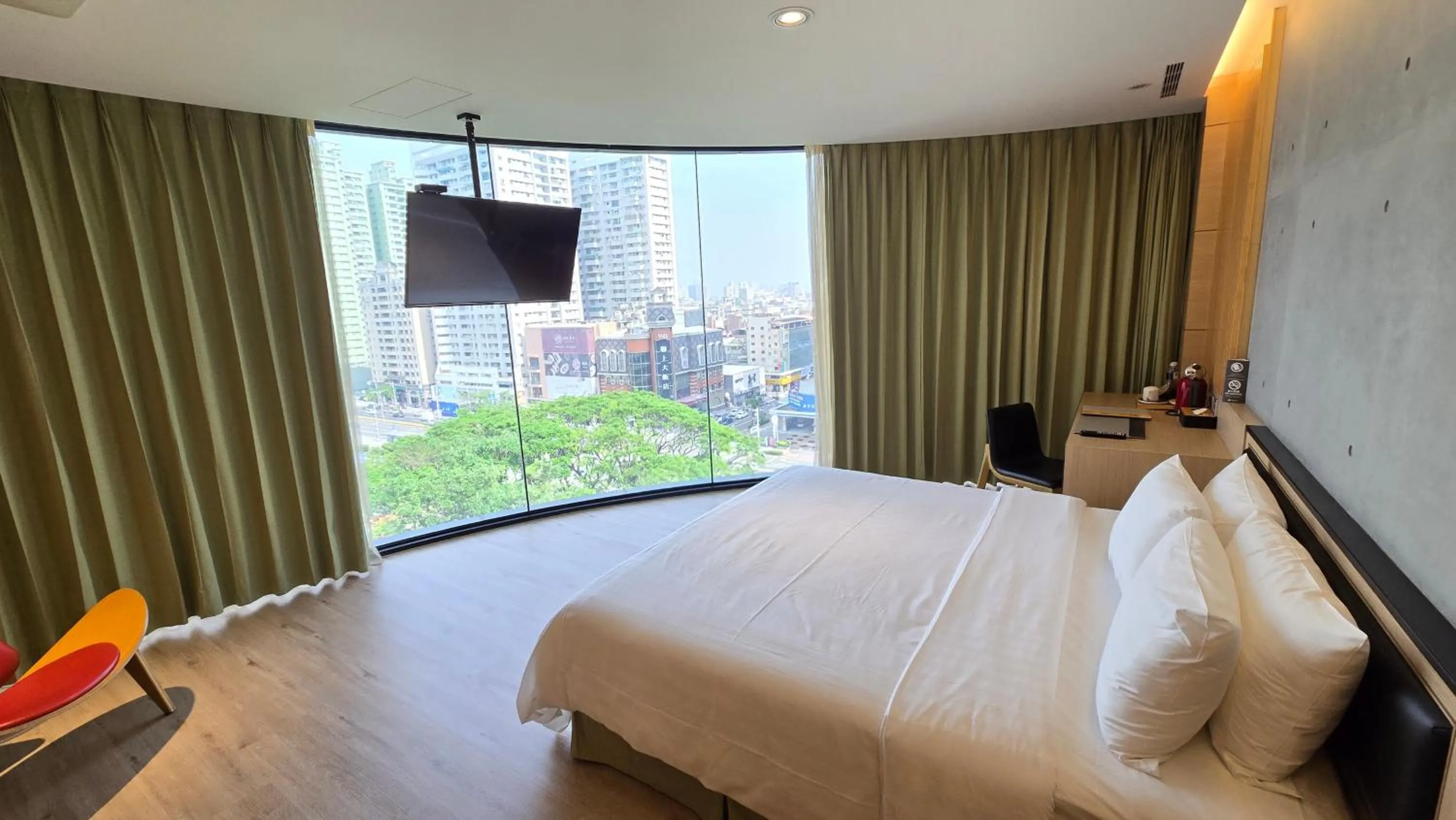 Photo of the whole room, Bed in Hotel R14