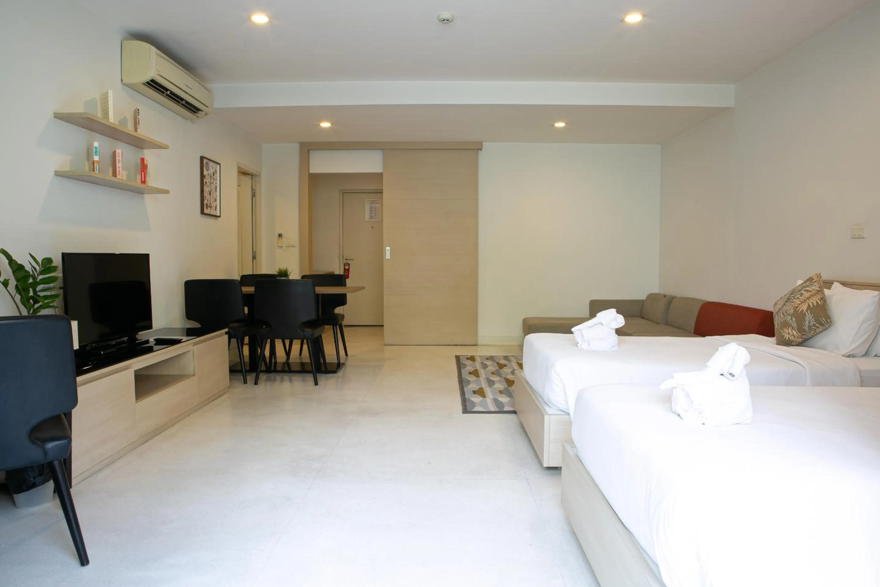 Bedroom, Bed in The Silver Palm Wellness Resort