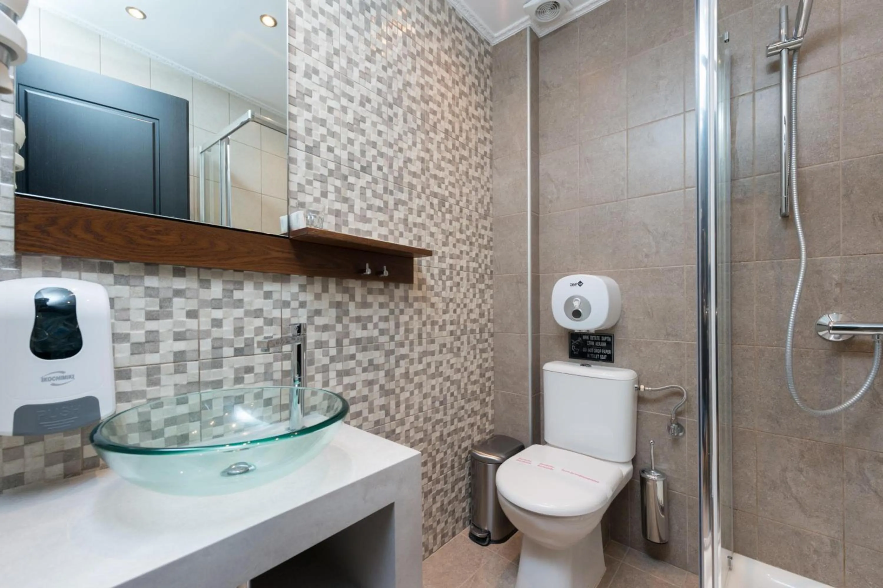 Shower in Tsikeli Boutique Hotel Meteora - Adults Friendly